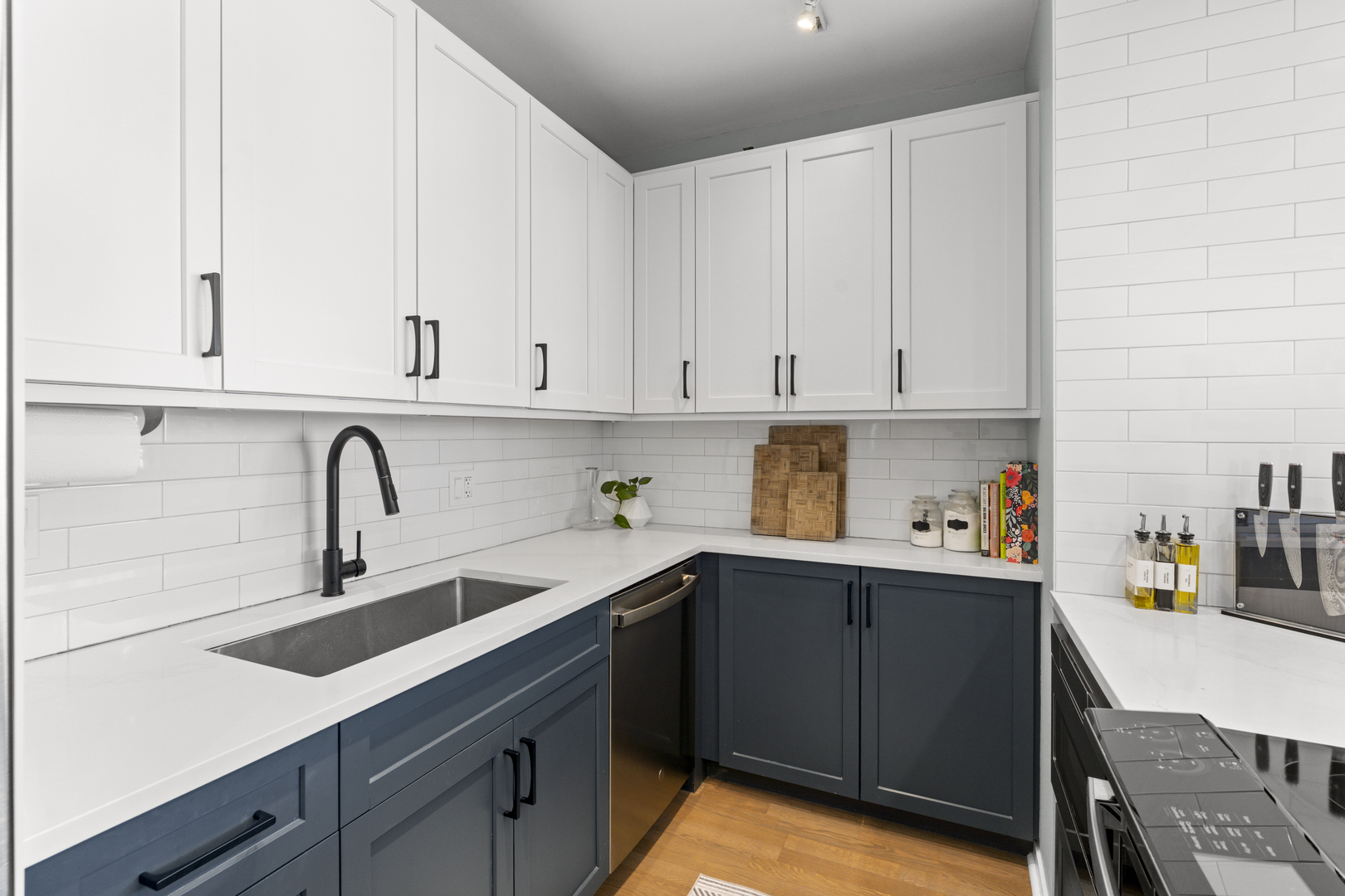 400 N LaSalle Street Unit: 4302