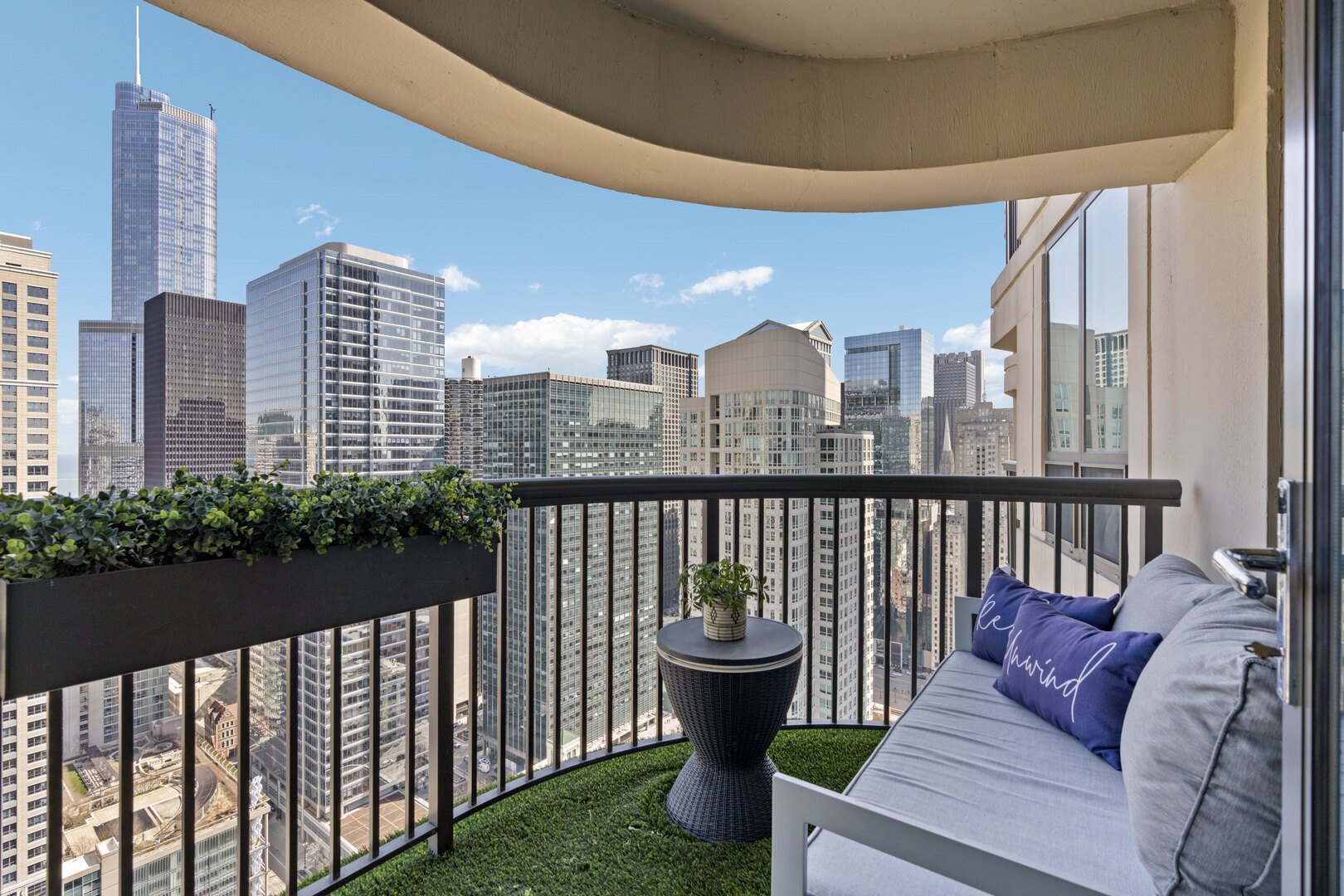 400 N LaSalle Street Unit: 4302