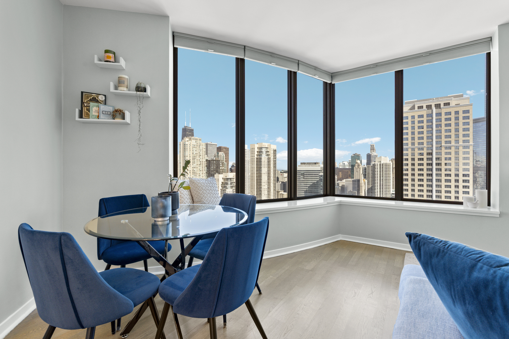 400 N LaSalle Street Unit: 4302