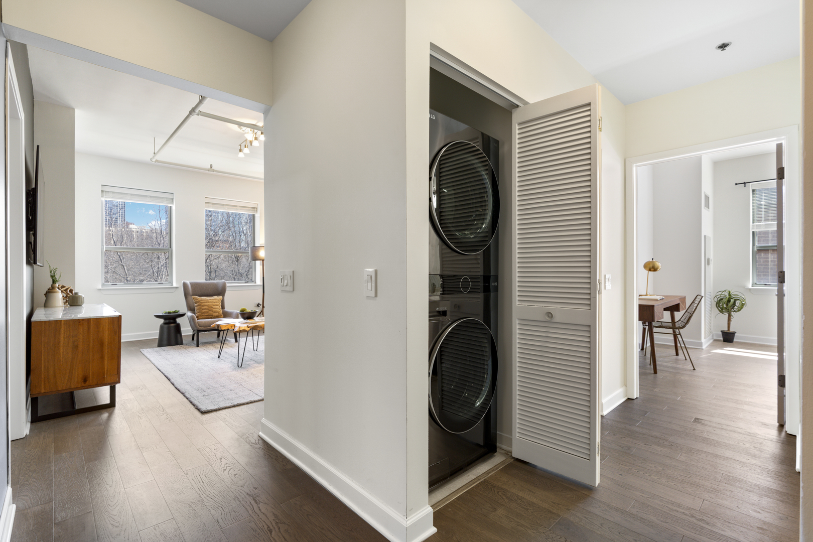 437 W Division Street Unit: 310