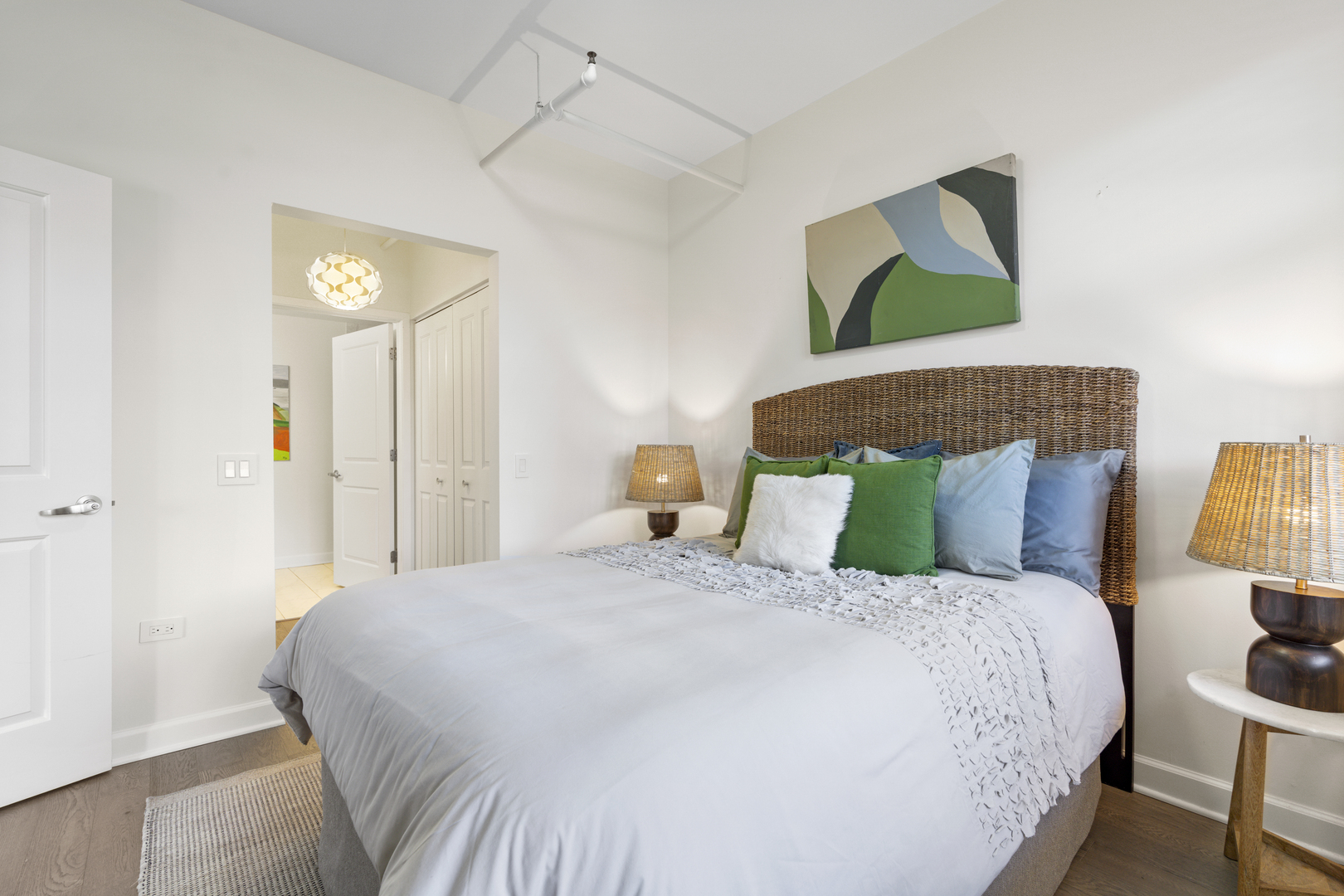 437 W Division Street Unit: 310