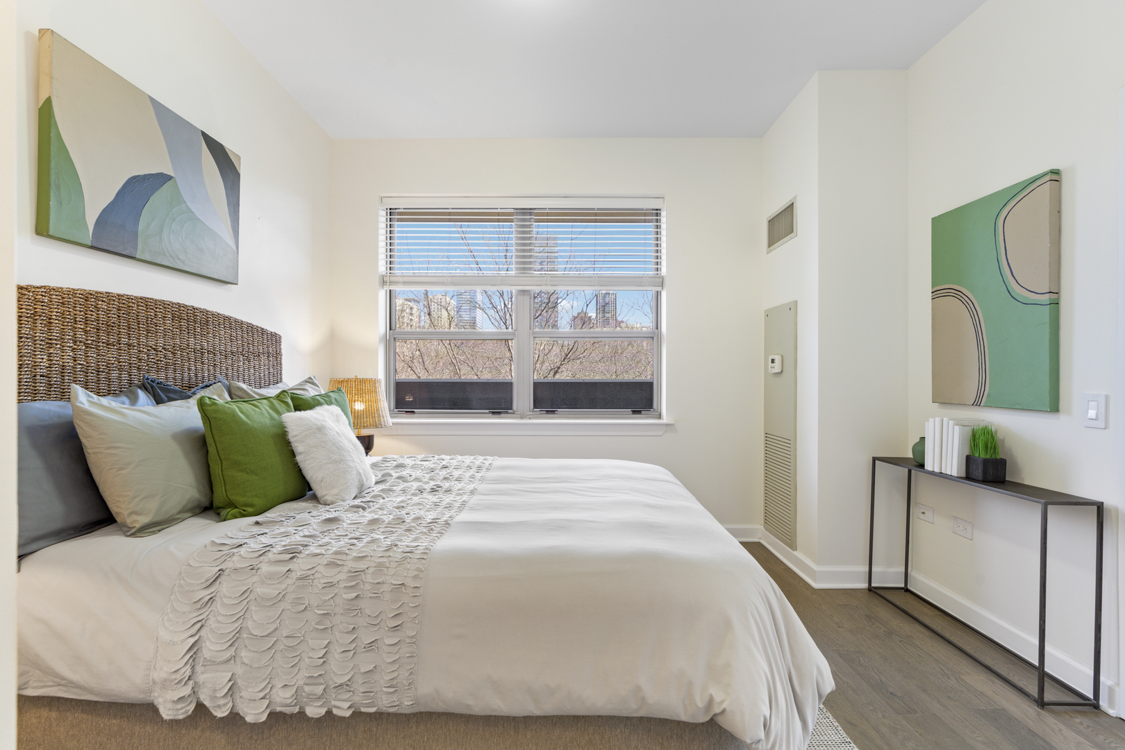 437 W Division Street Unit: 310