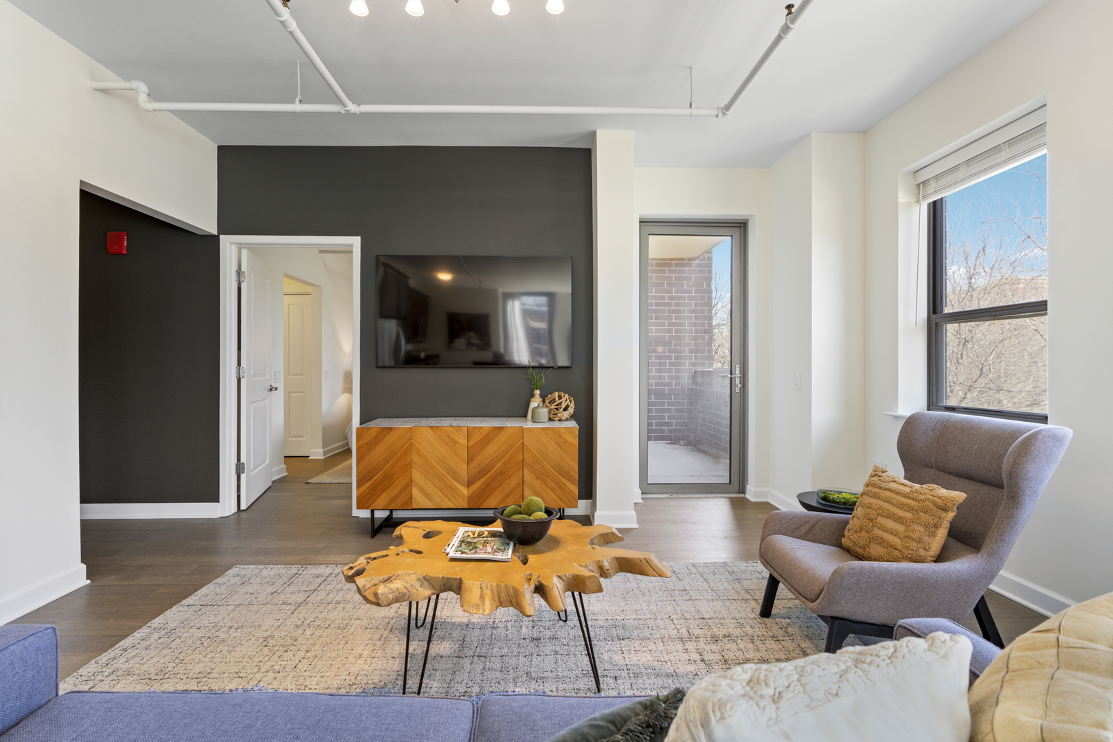 437 W Division Street Unit: 310