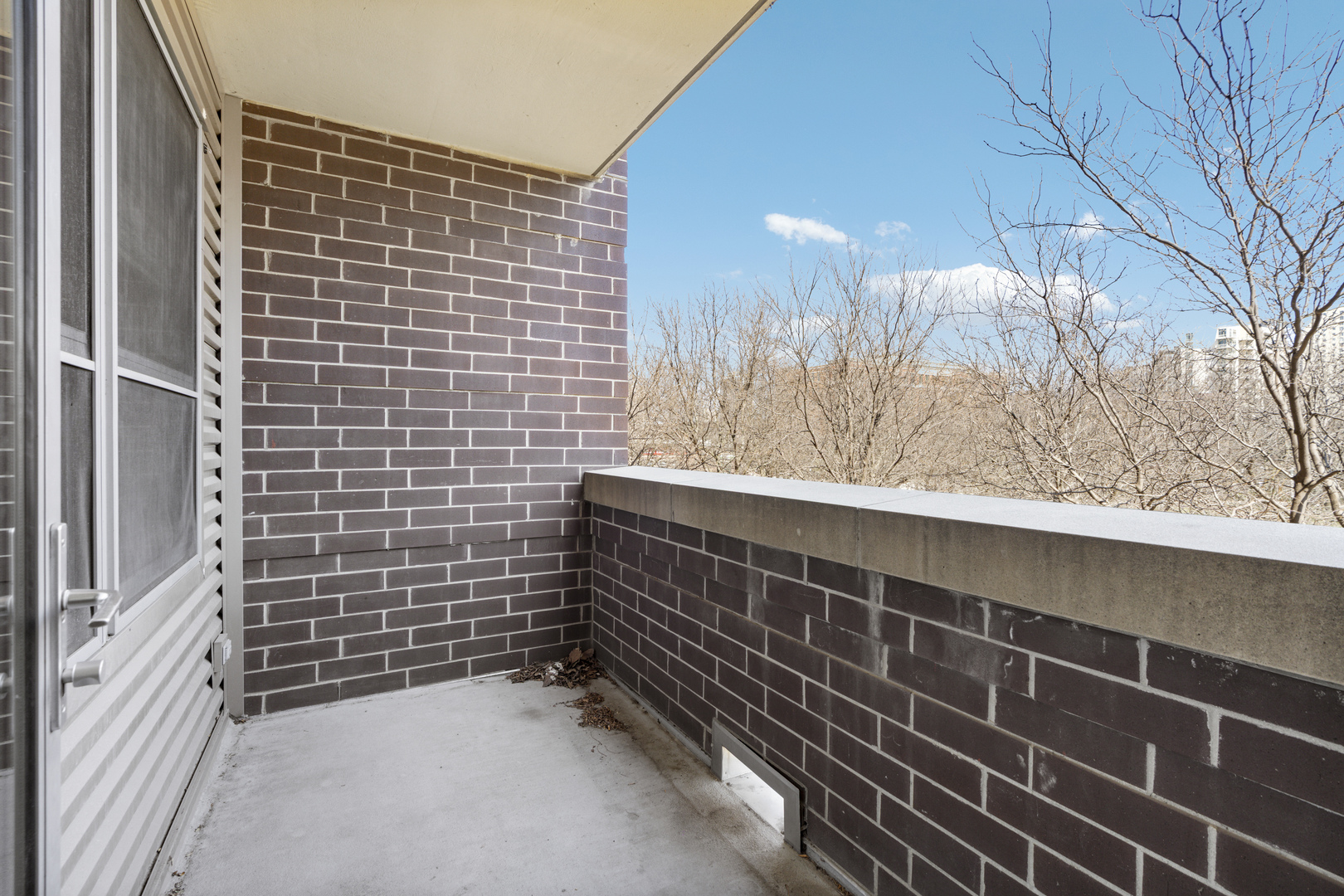 437 W Division Street Unit: 310