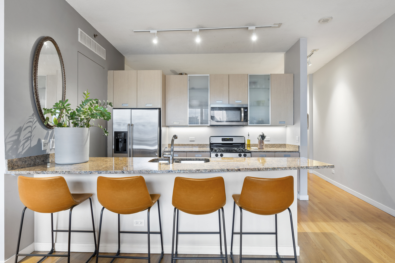 950 W Erie Street Unit: 602