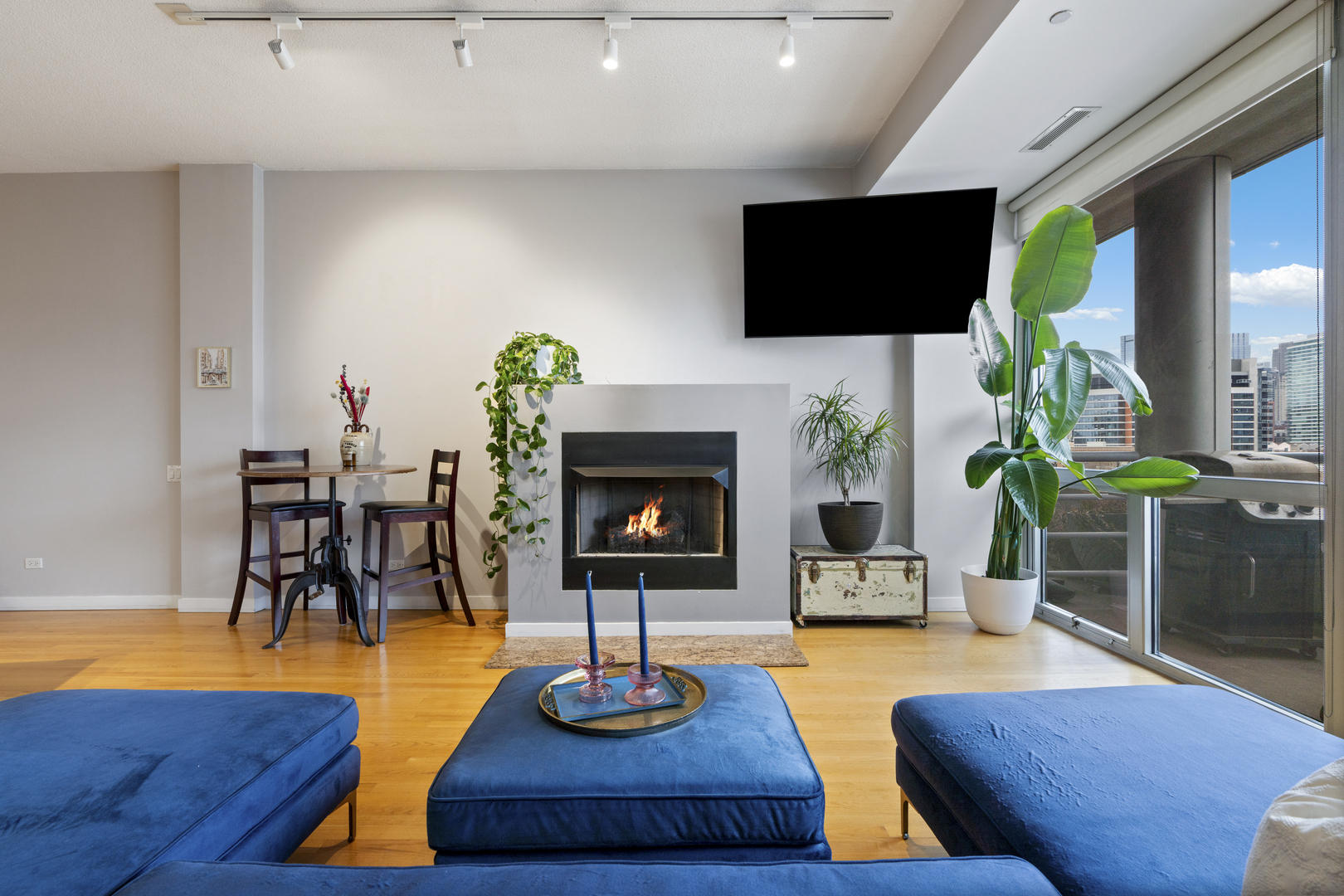 950 W Erie Street Unit: 602