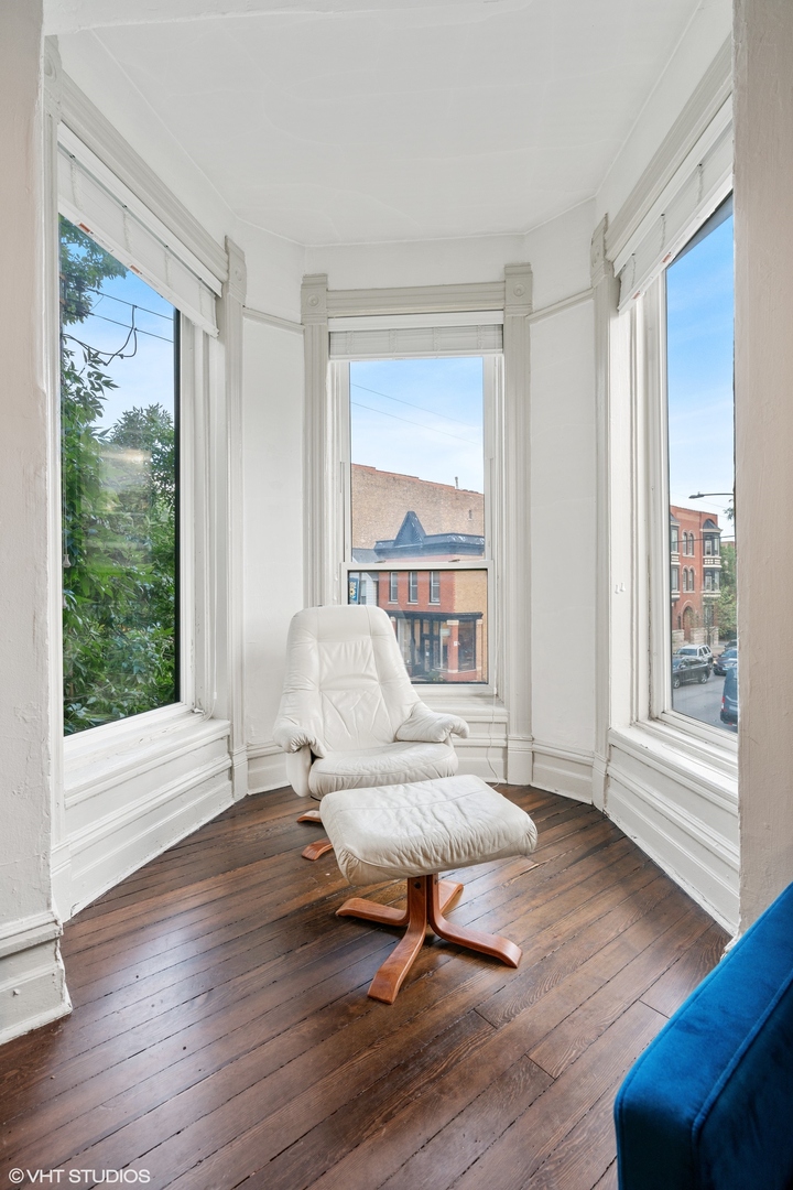 1200 W Webster Avenue Unit: 2