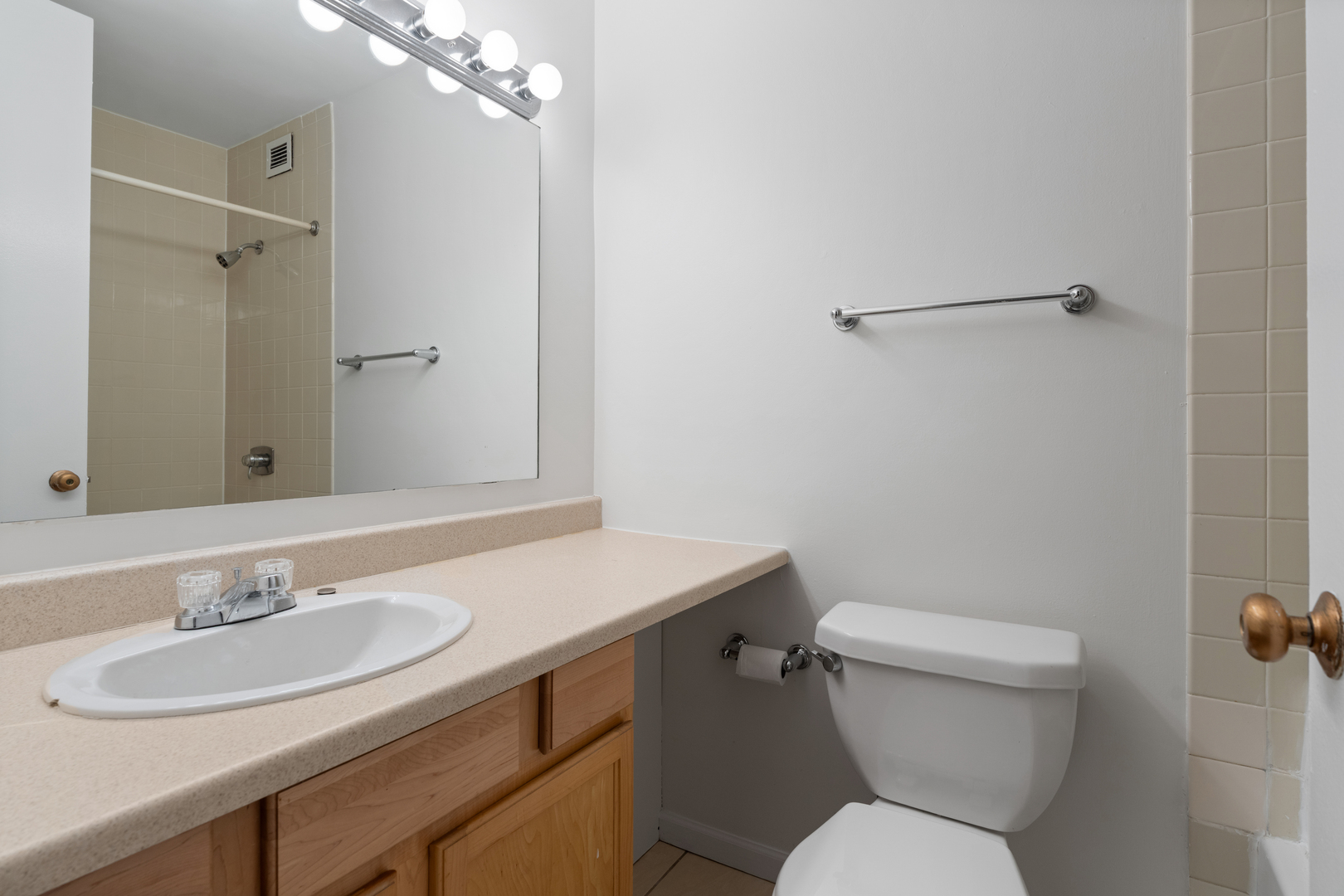 1030 N State Street Unit: 5M