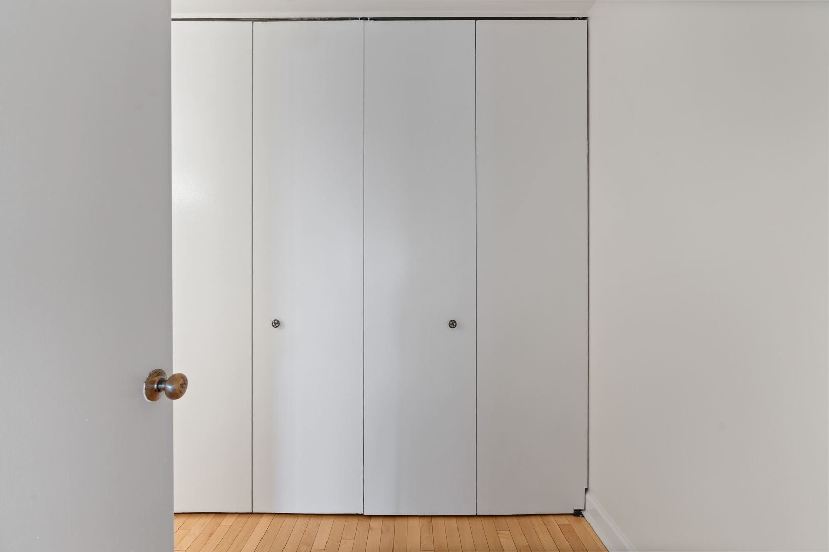 1030 N State Street Unit: 5M