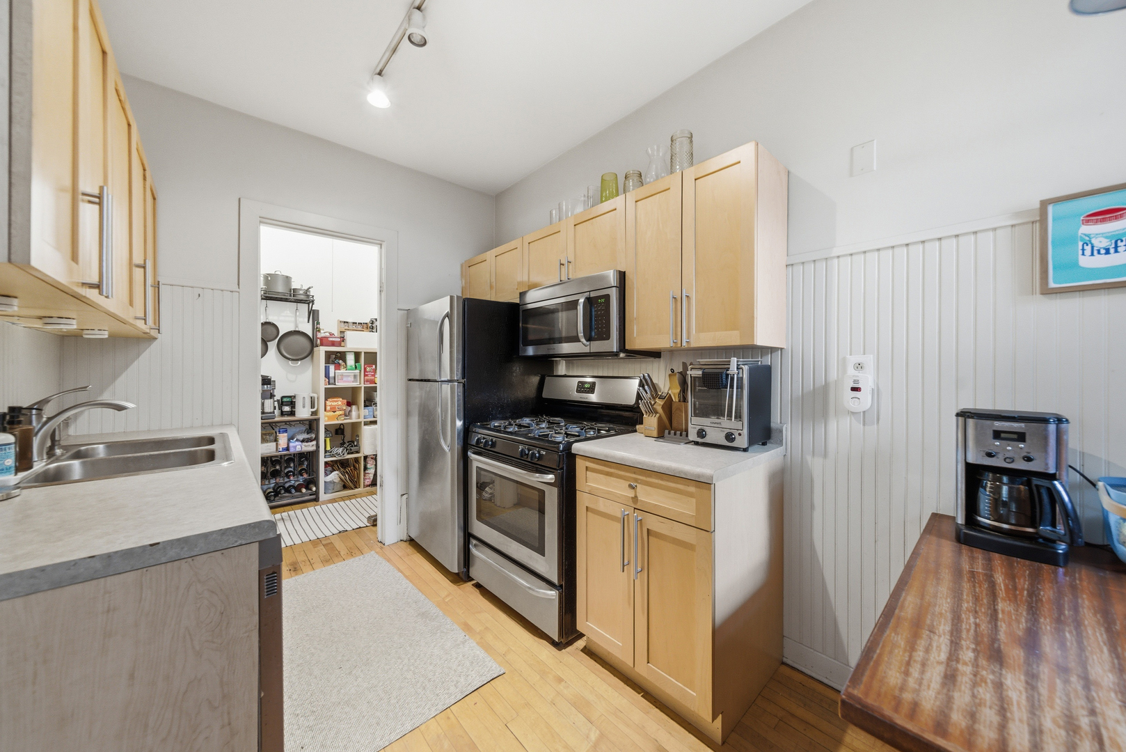 1539 W Addison Street