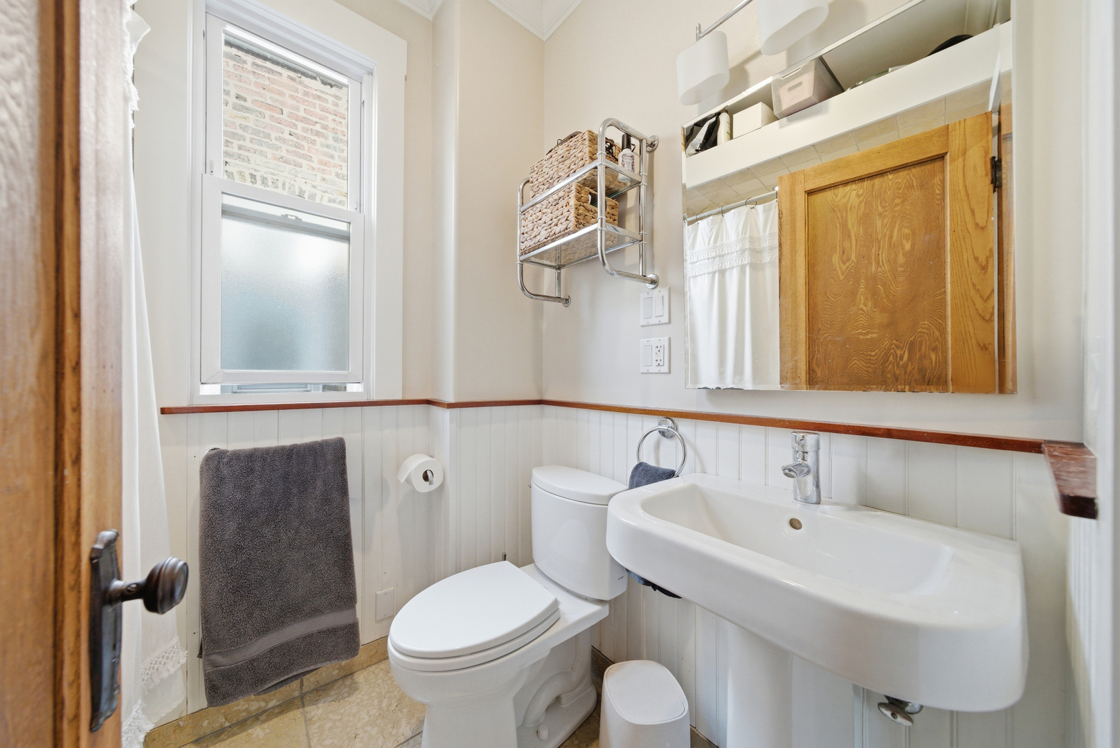 1539 W Addison Street