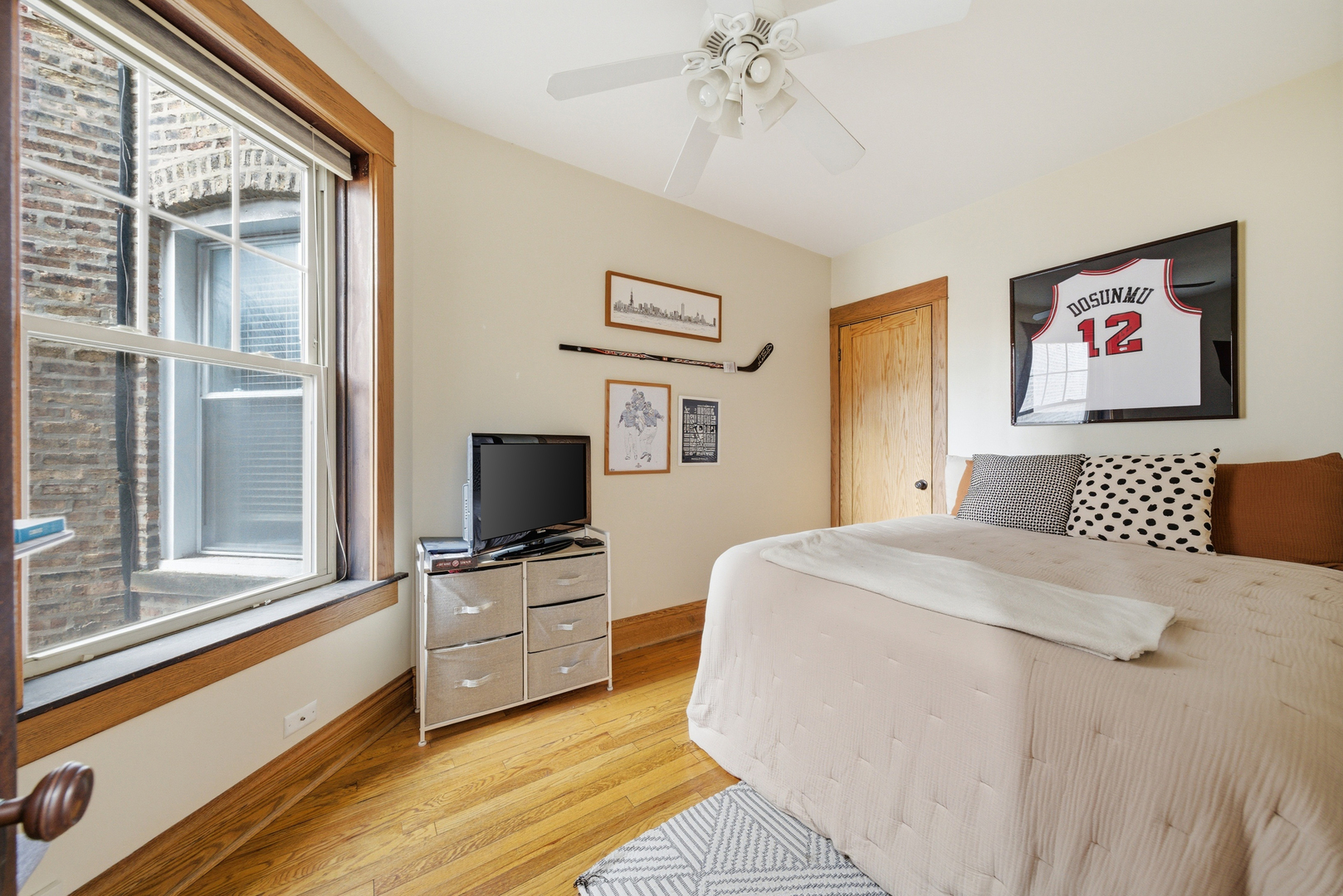 1539 W Addison Street