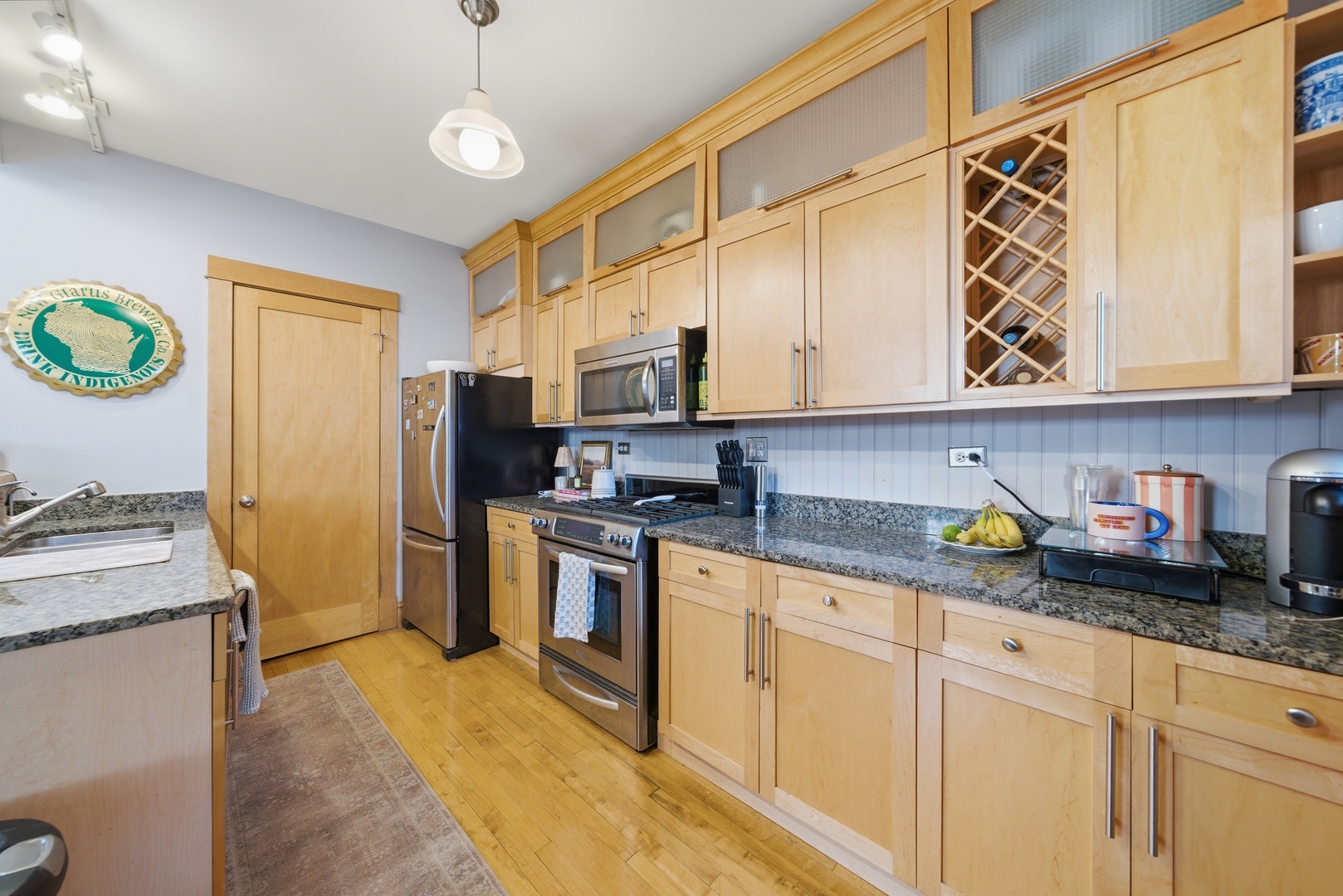 1539 W Addison Street