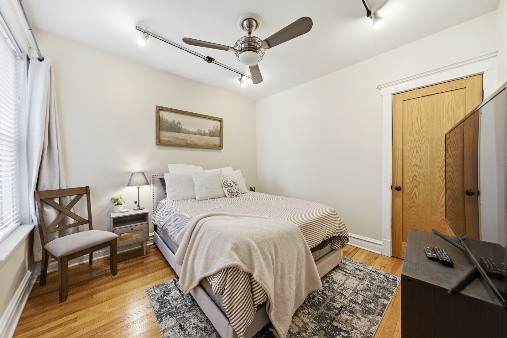 1539 W Addison Street