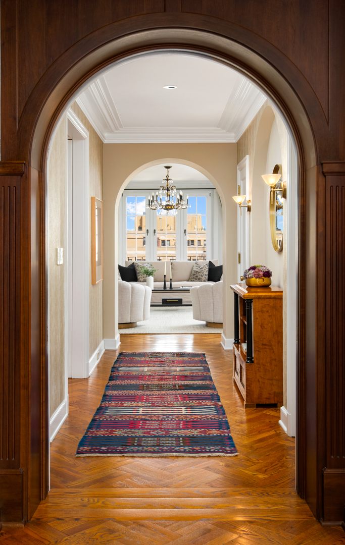 421 W Melrose Street Unit: 18BC