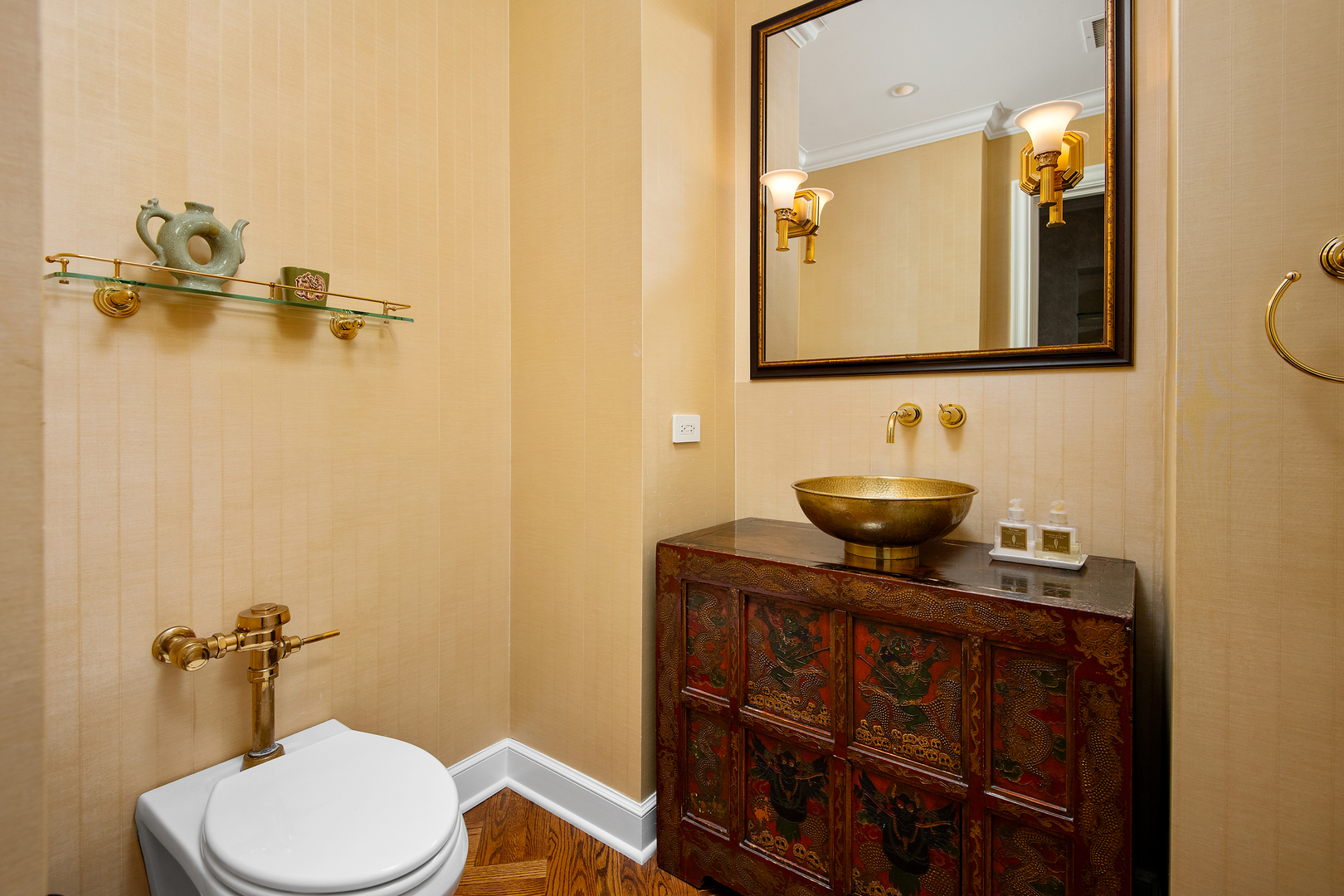 421 W Melrose Street Unit: 18BC