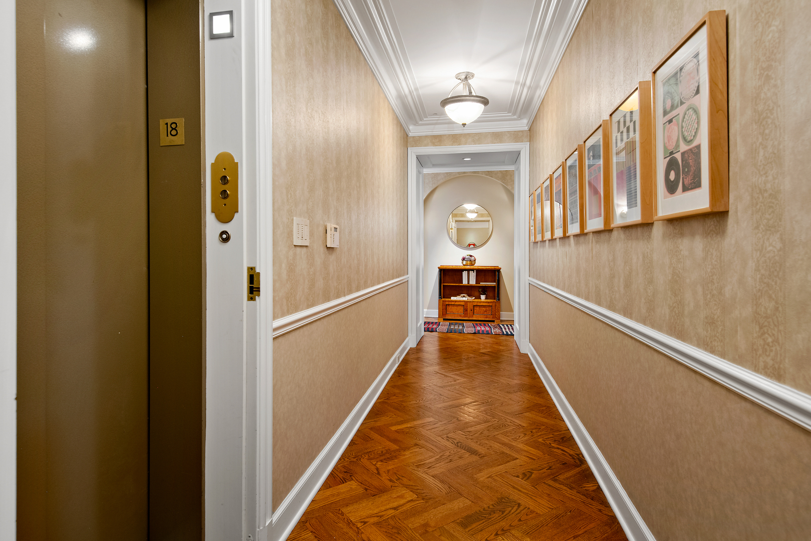 421 W Melrose Street Unit: 18BC