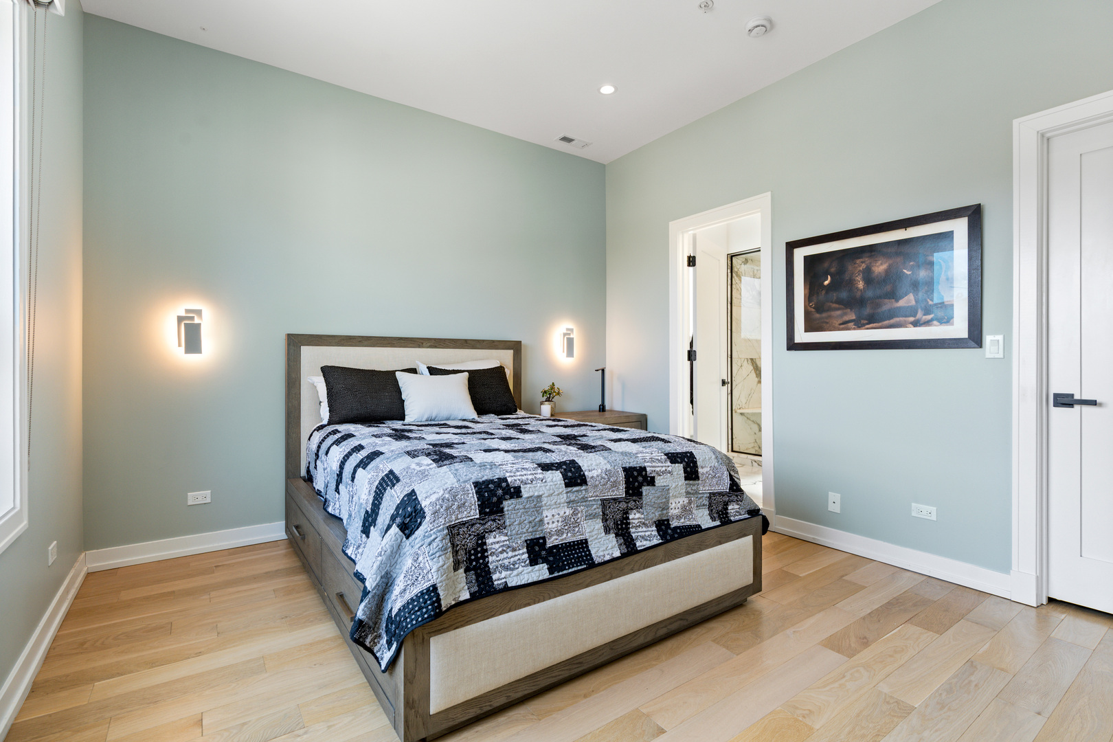 1525 N Bosworth Avenue Unit: 3S