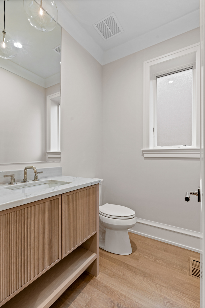 1942 N Orchard Street Unit: 1N