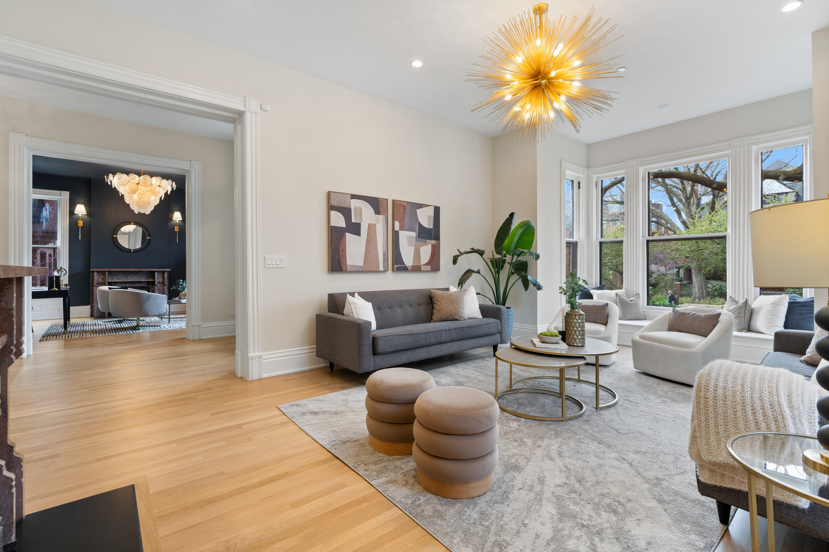 835 W Chalmers Place