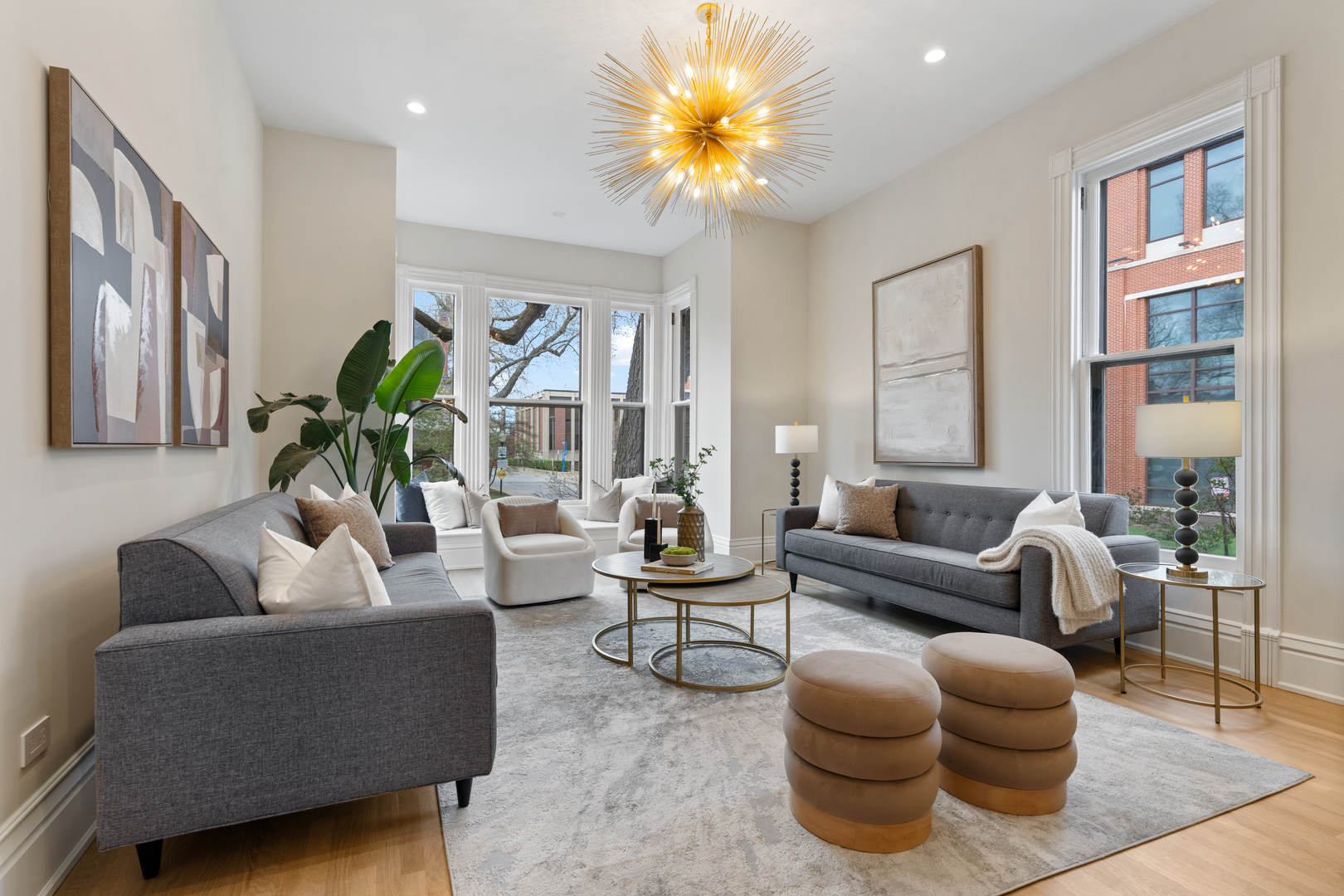 835 W Chalmers Place