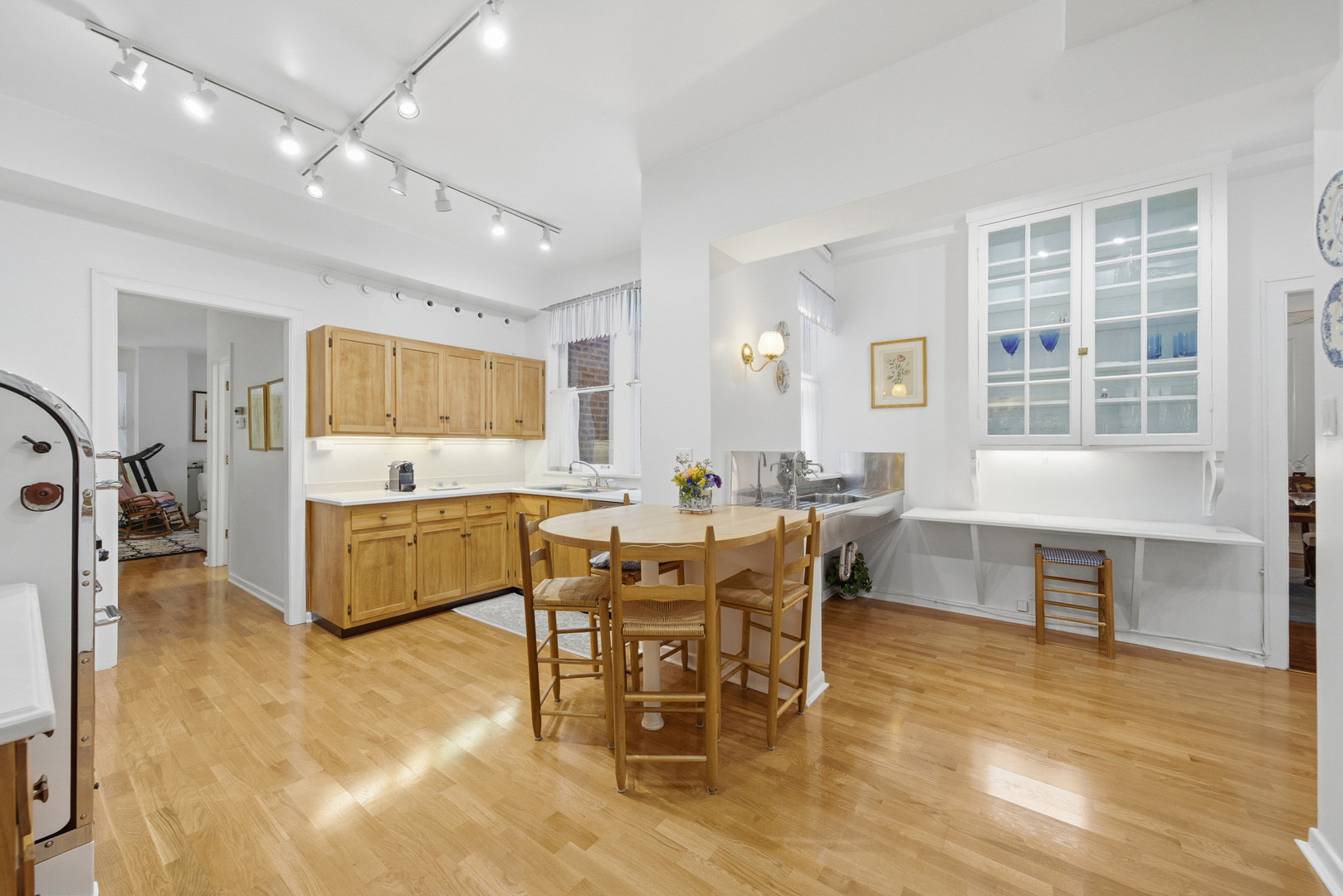 232 E Walton Place Unit: 3E