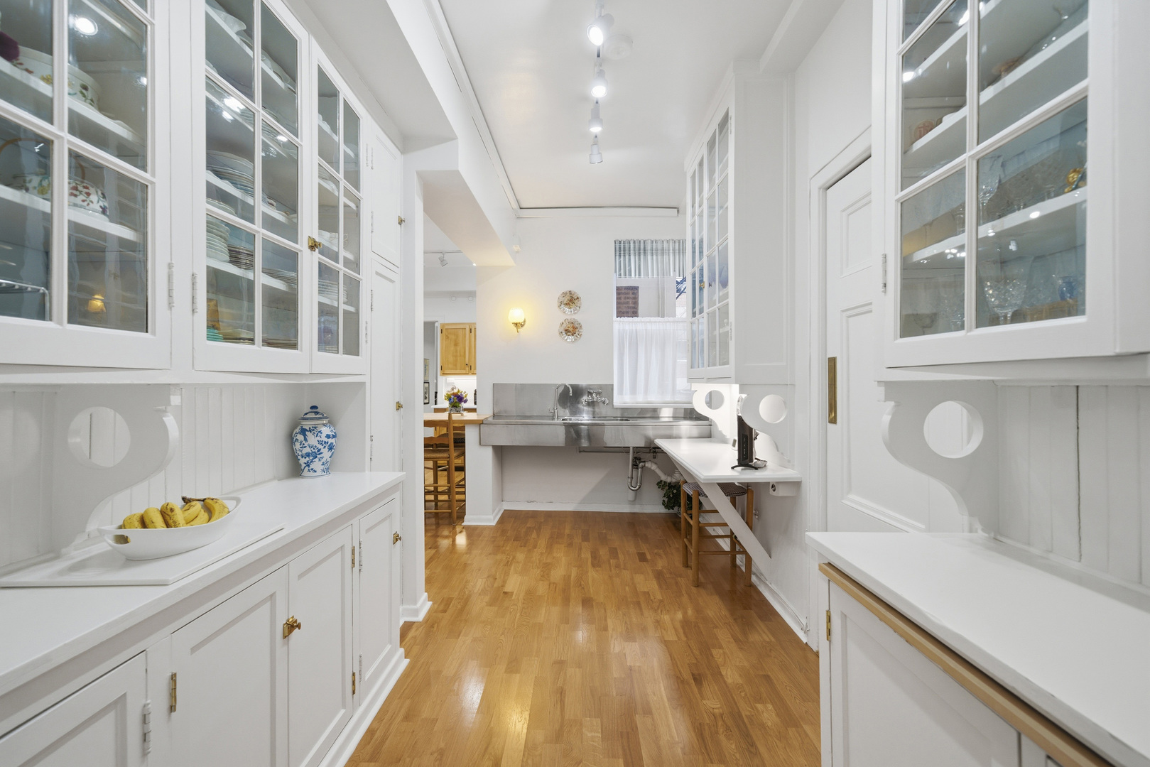 232 E Walton Place Unit: 3E