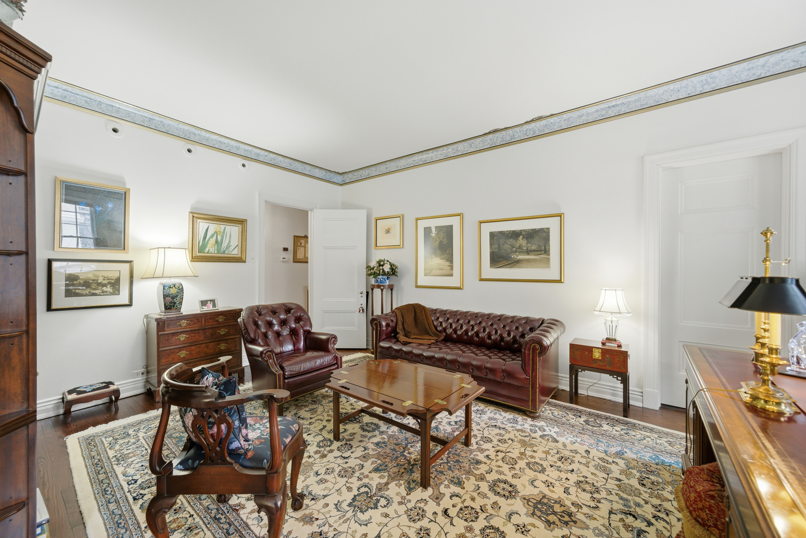 232 E Walton Place Unit: 3E