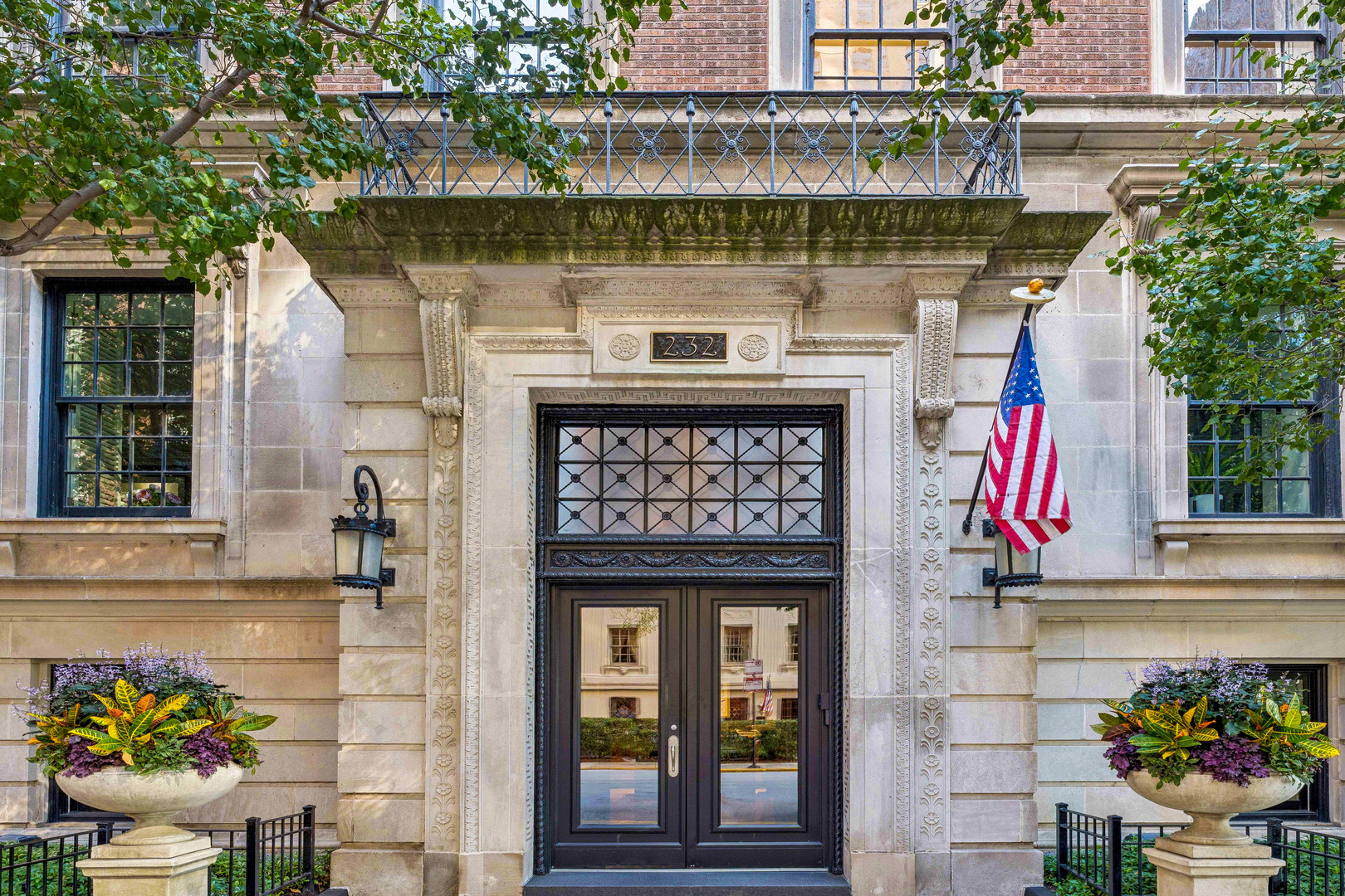 232 E Walton Place Unit: 3E