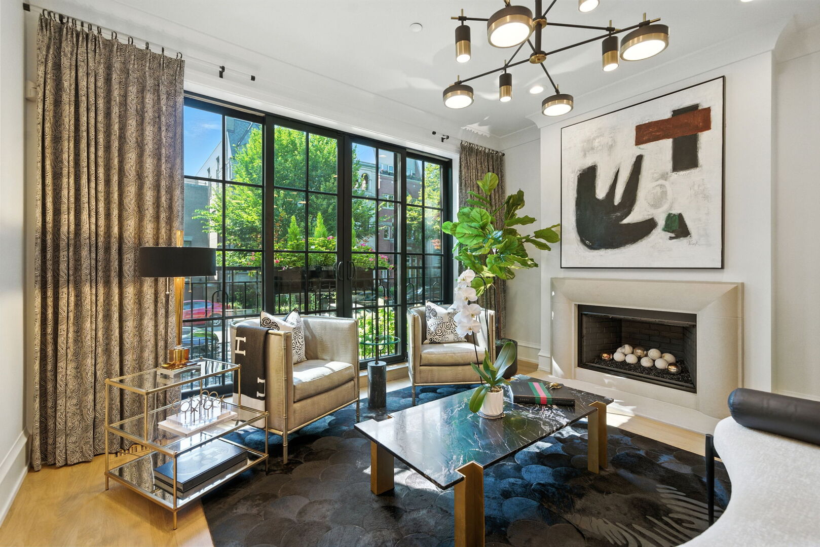 1733 N Mohawk Street Unit: 1N