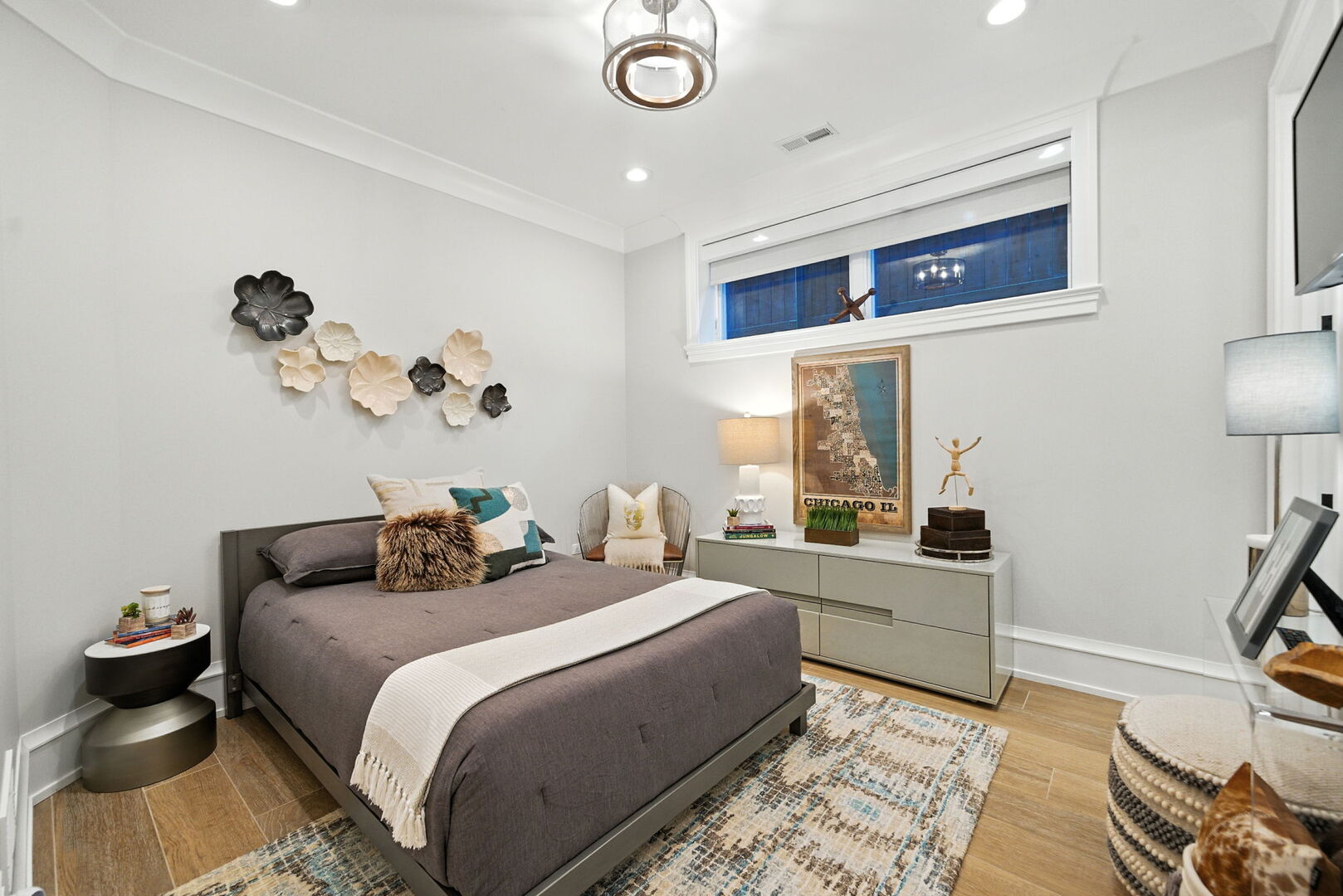 1733 N Mohawk Street Unit: 1N