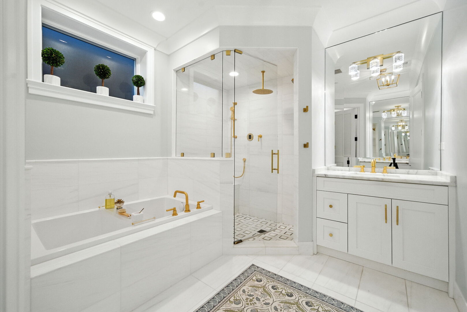 1733 N Mohawk Street Unit: 1N