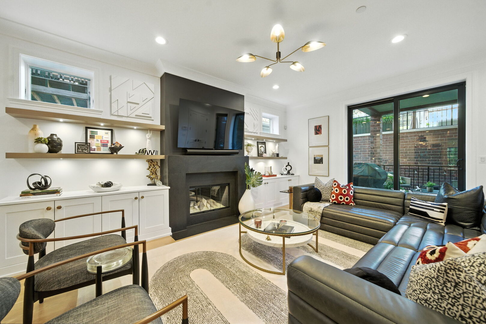 1733 N Mohawk Street Unit: 1N