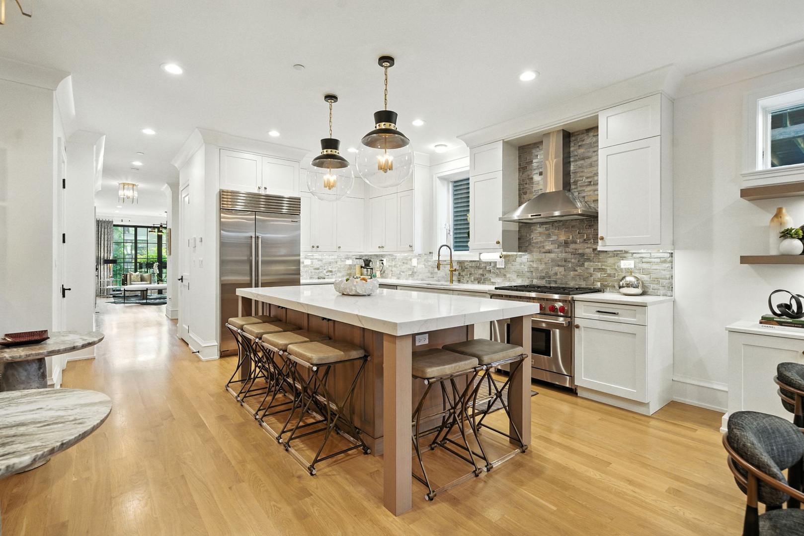 1733 N Mohawk Street Unit: 1N