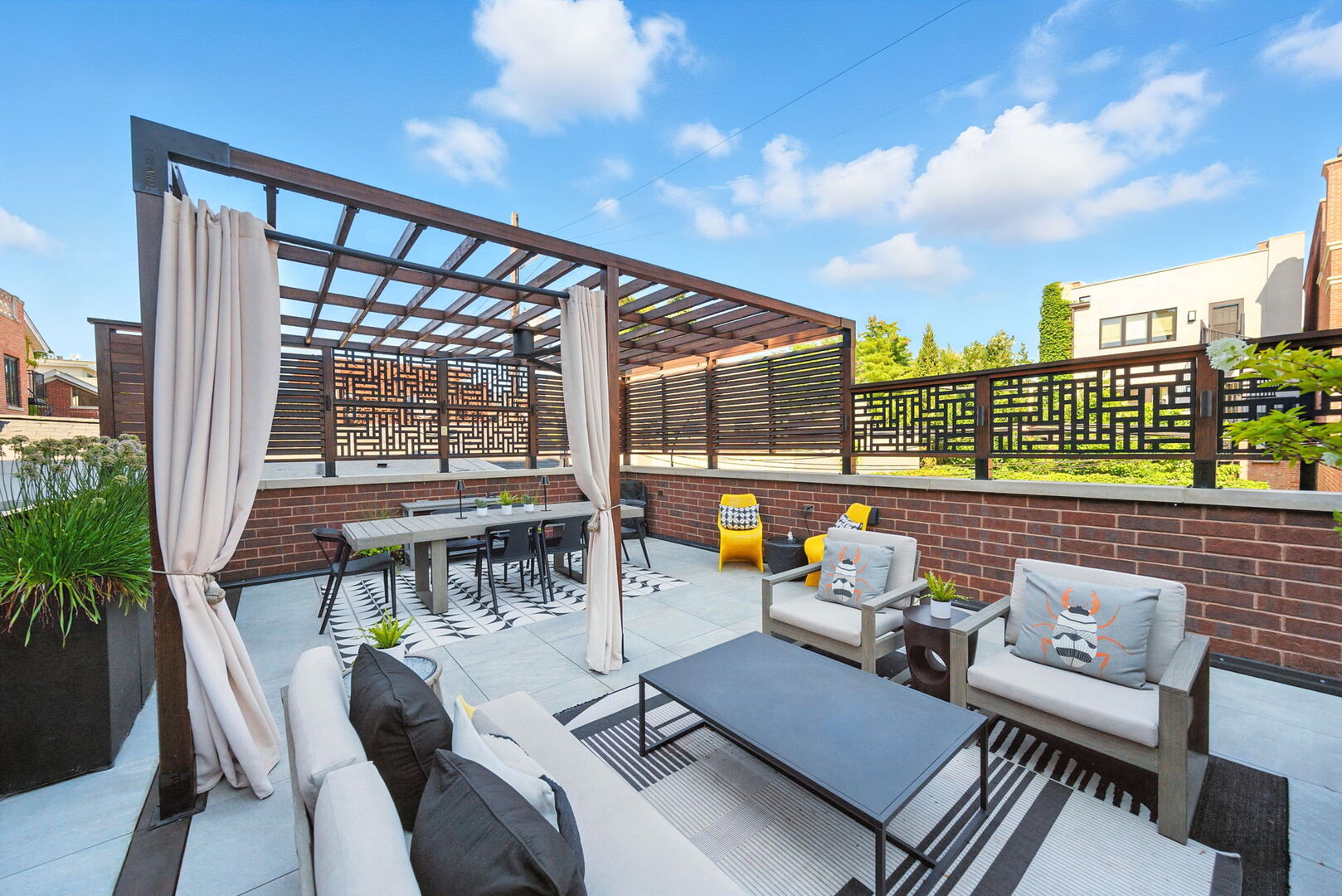 1733 N Mohawk Street Unit: 1N