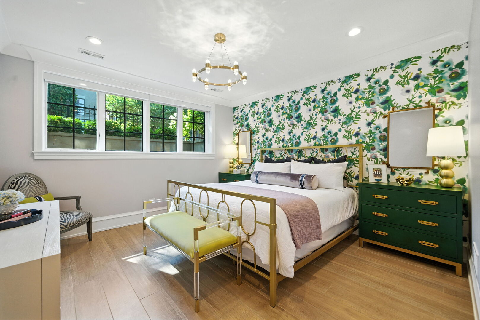 1733 N Mohawk Street Unit: 1N