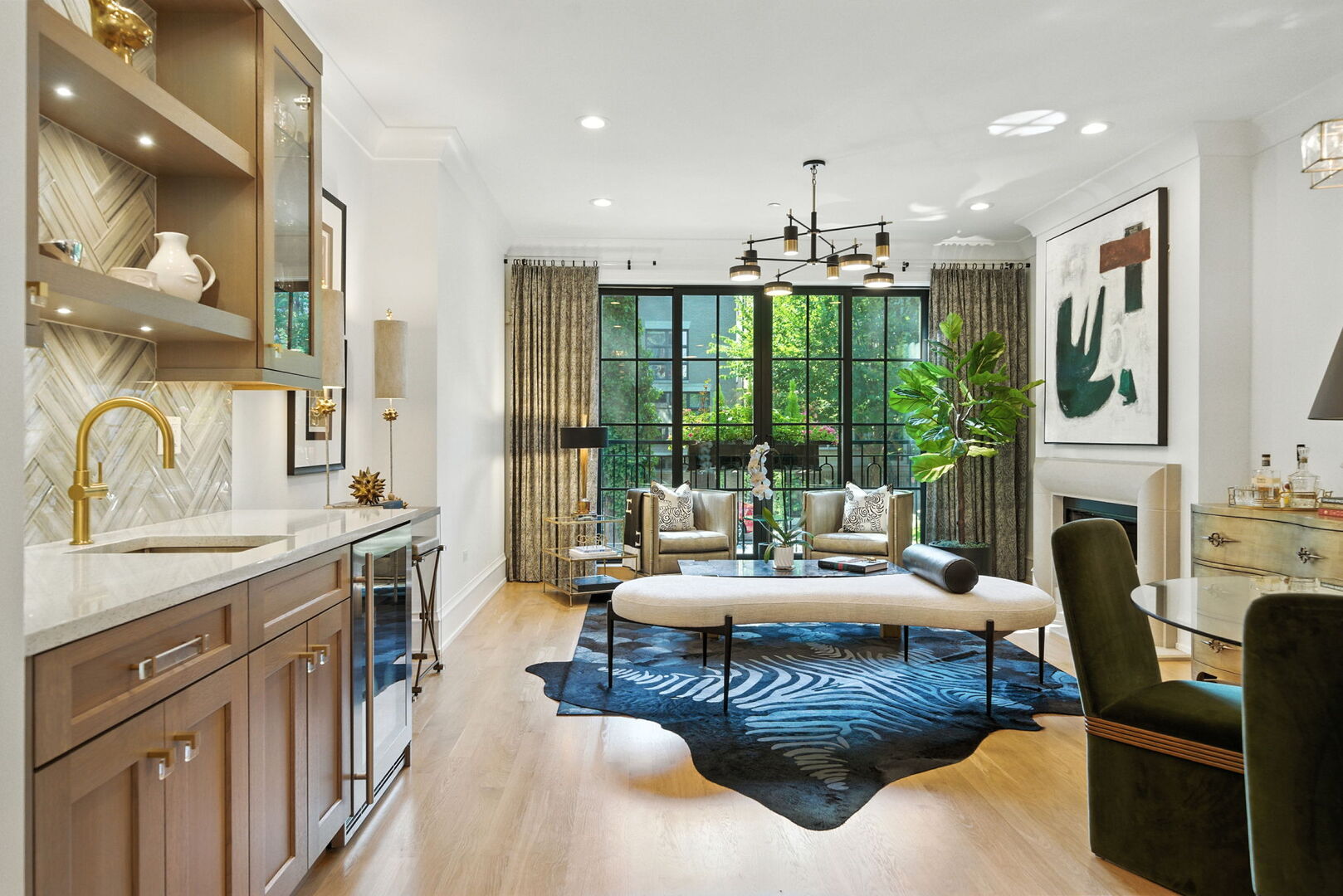 1733 N Mohawk Street Unit: 1N