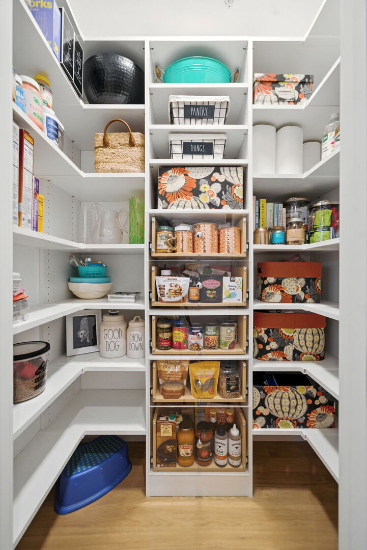 1733 N Mohawk Street Unit: 1N