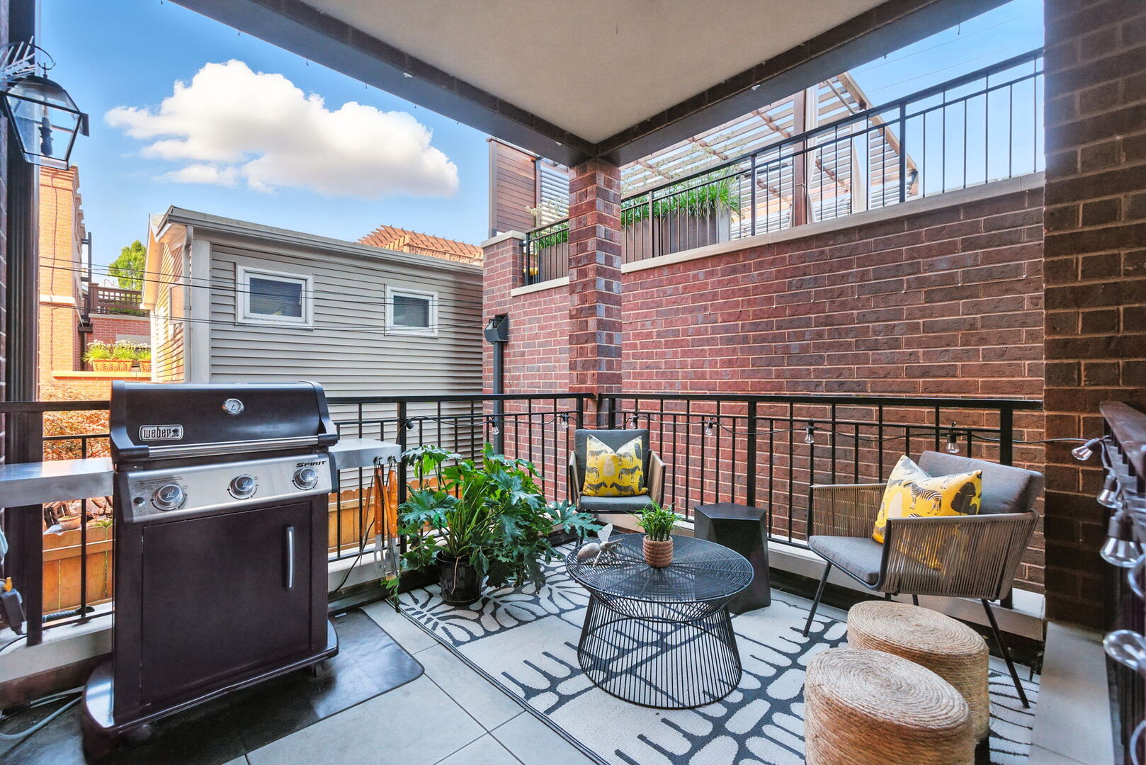 1733 N Mohawk Street Unit: 1N