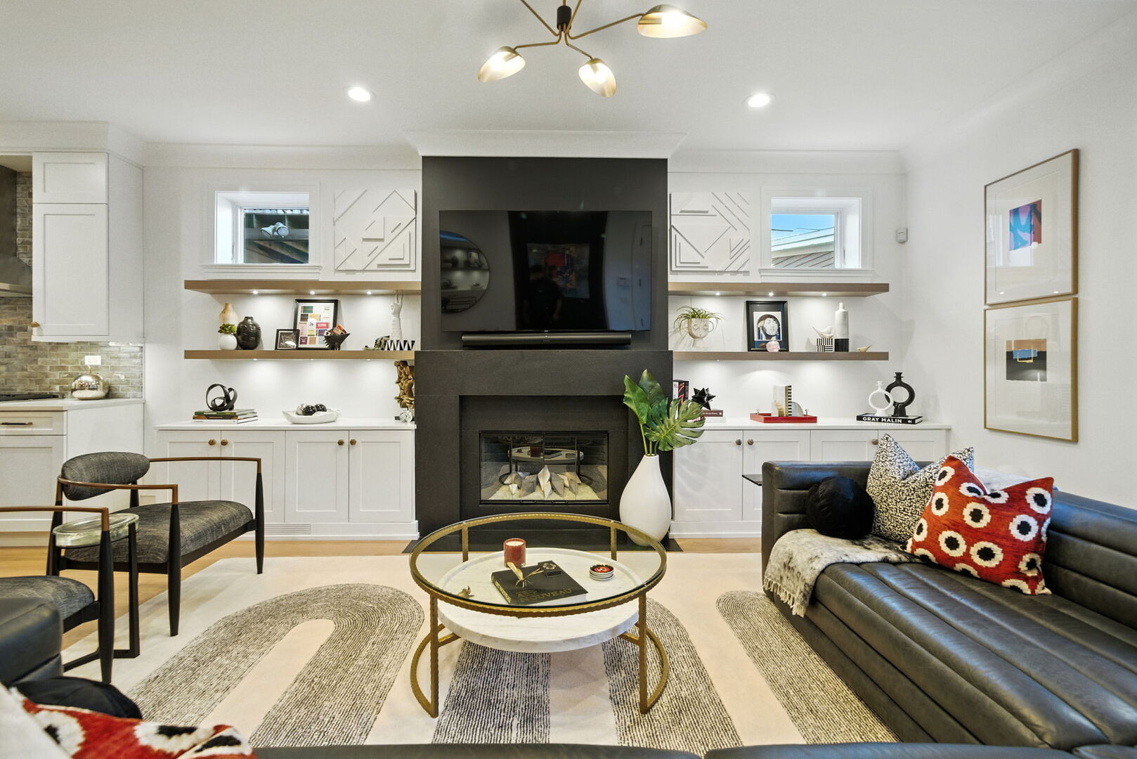 1733 N Mohawk Street Unit: 1N