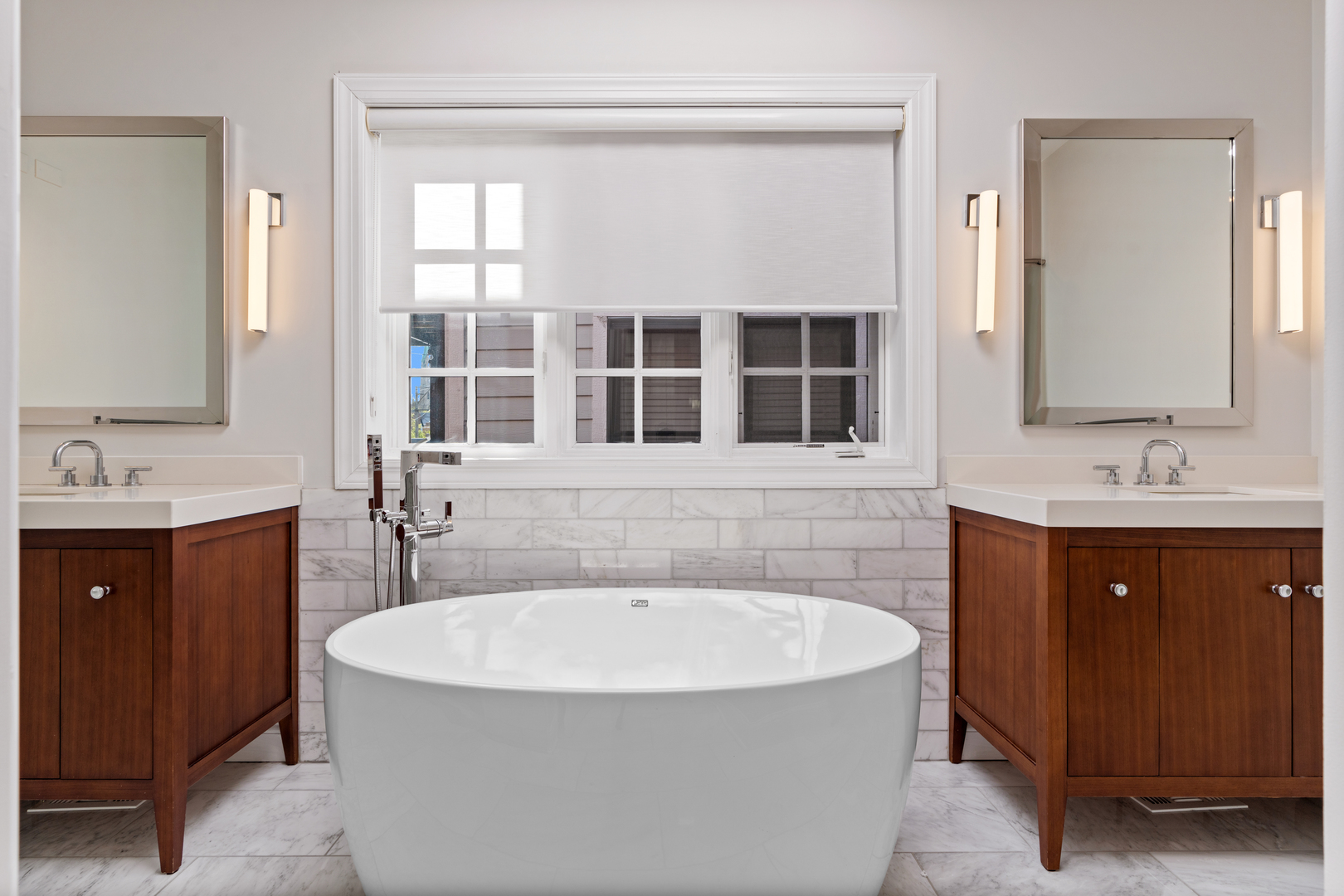 1243 W Nelson Street