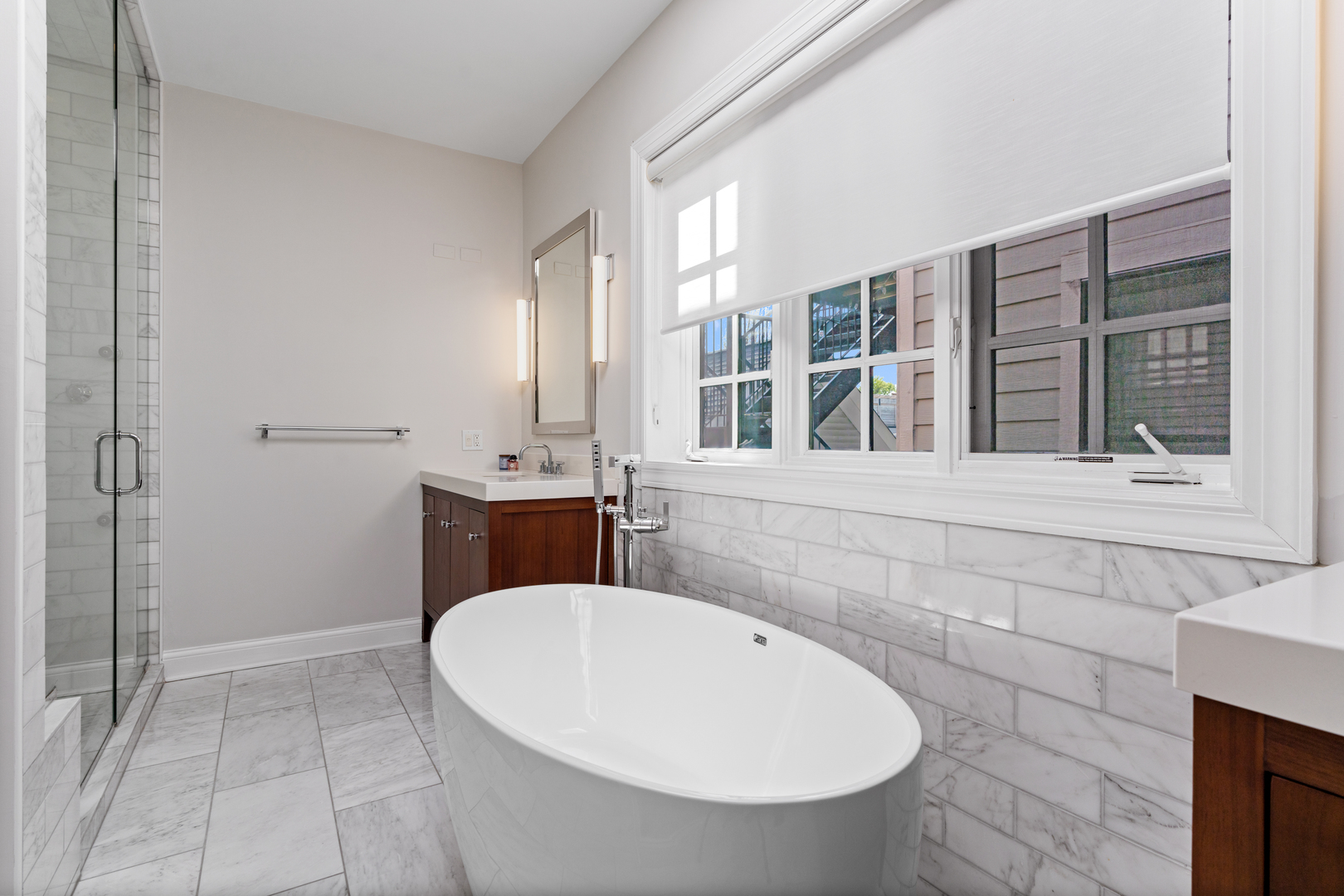 1243 W Nelson Street