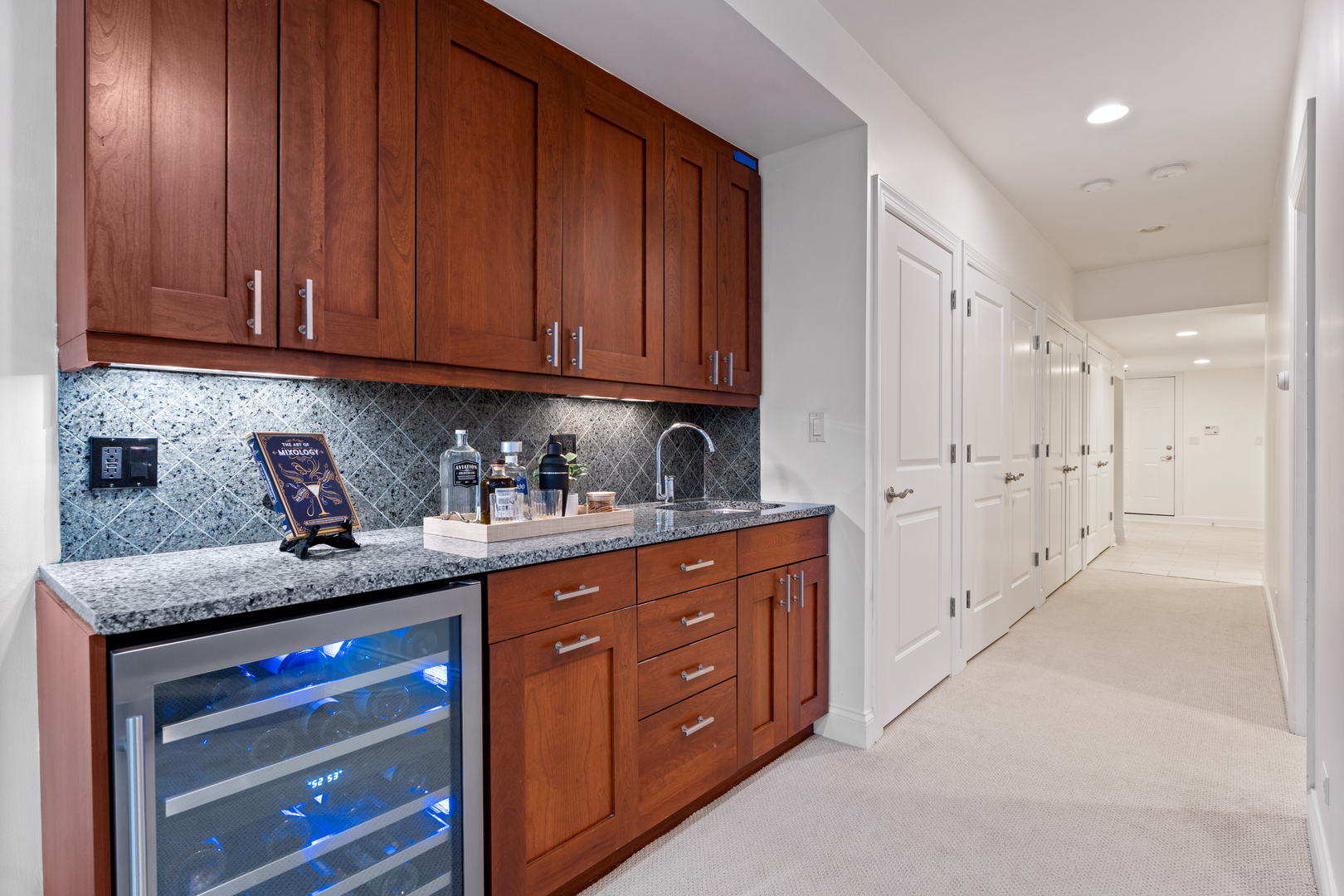 1243 W Nelson Street