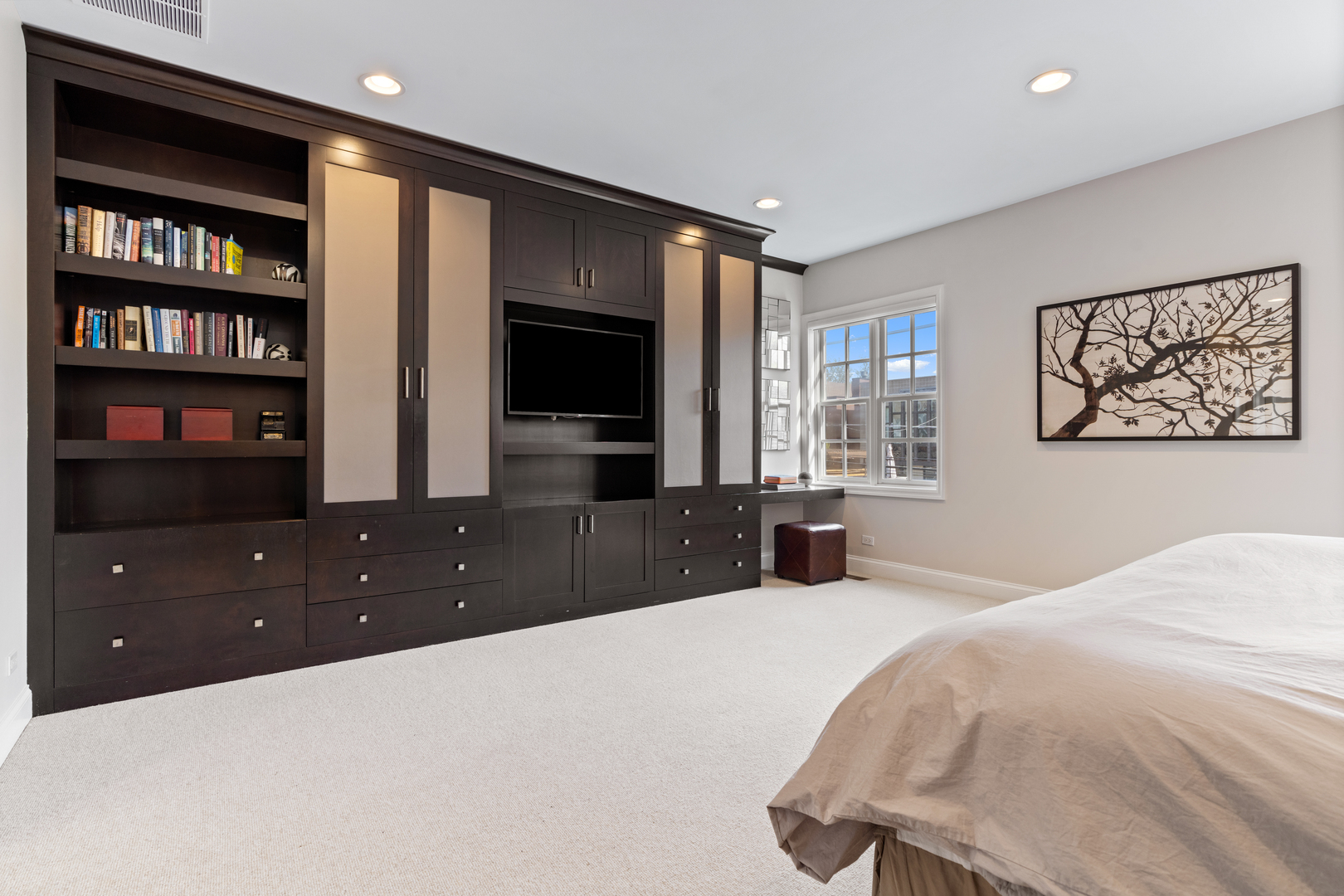 1243 W Nelson Street