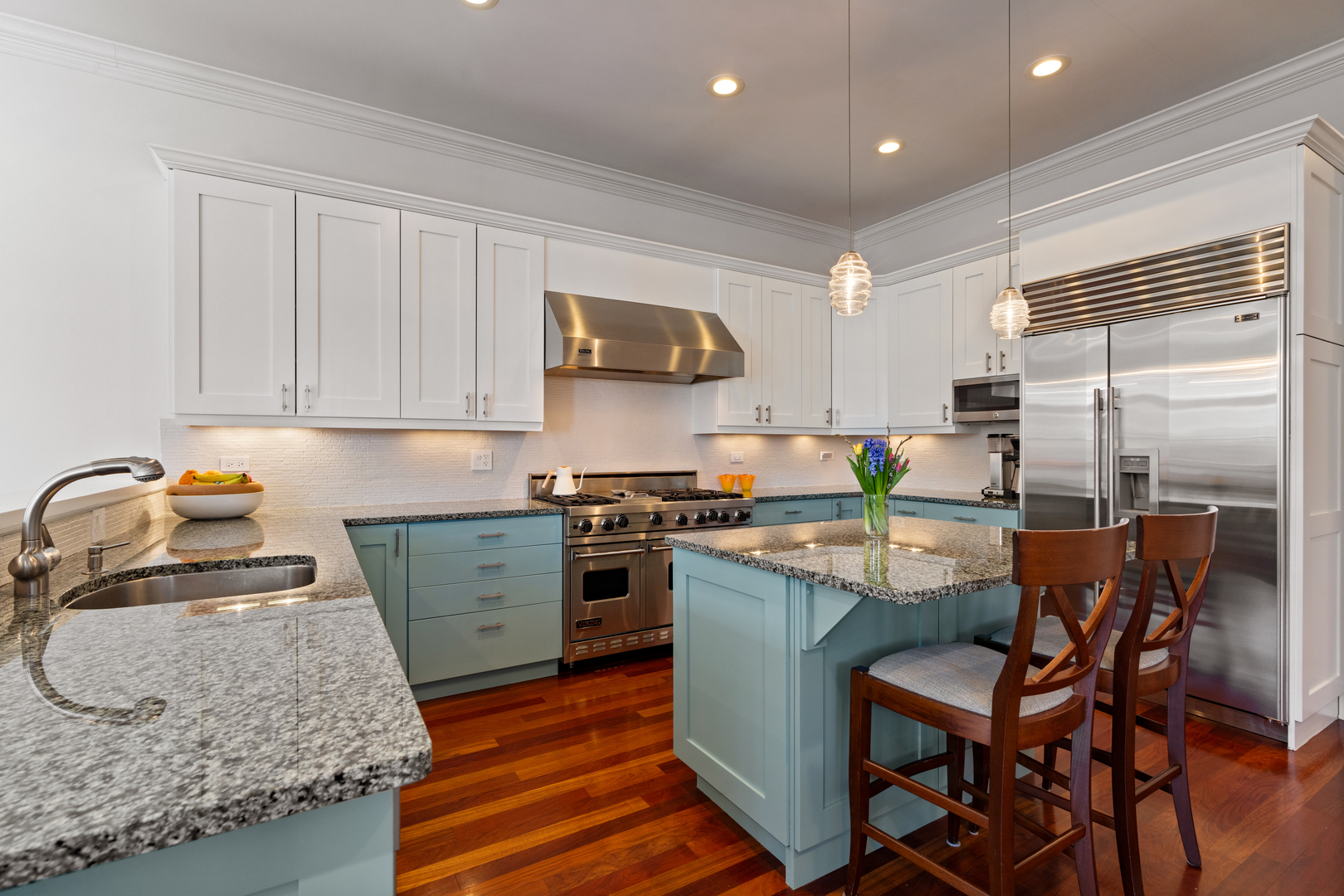 1243 W Nelson Street