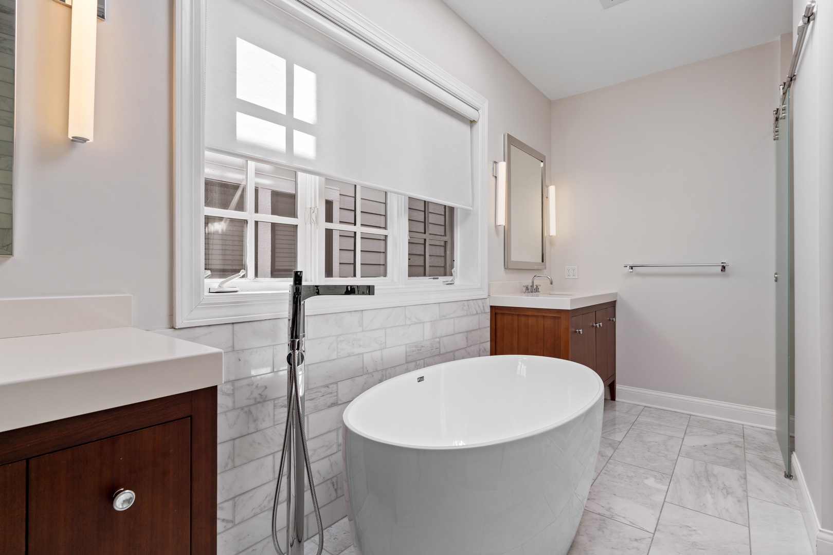 1243 W Nelson Street