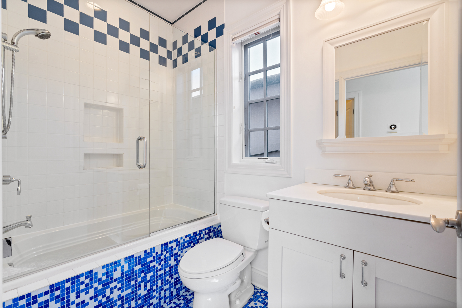 1243 W Nelson Street