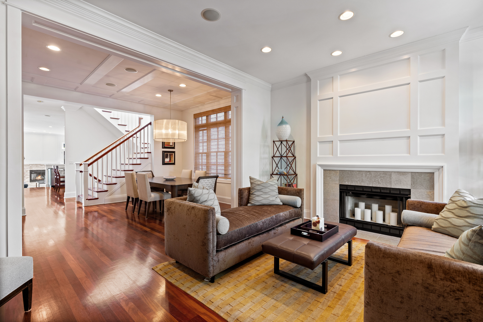 1243 W Nelson Street