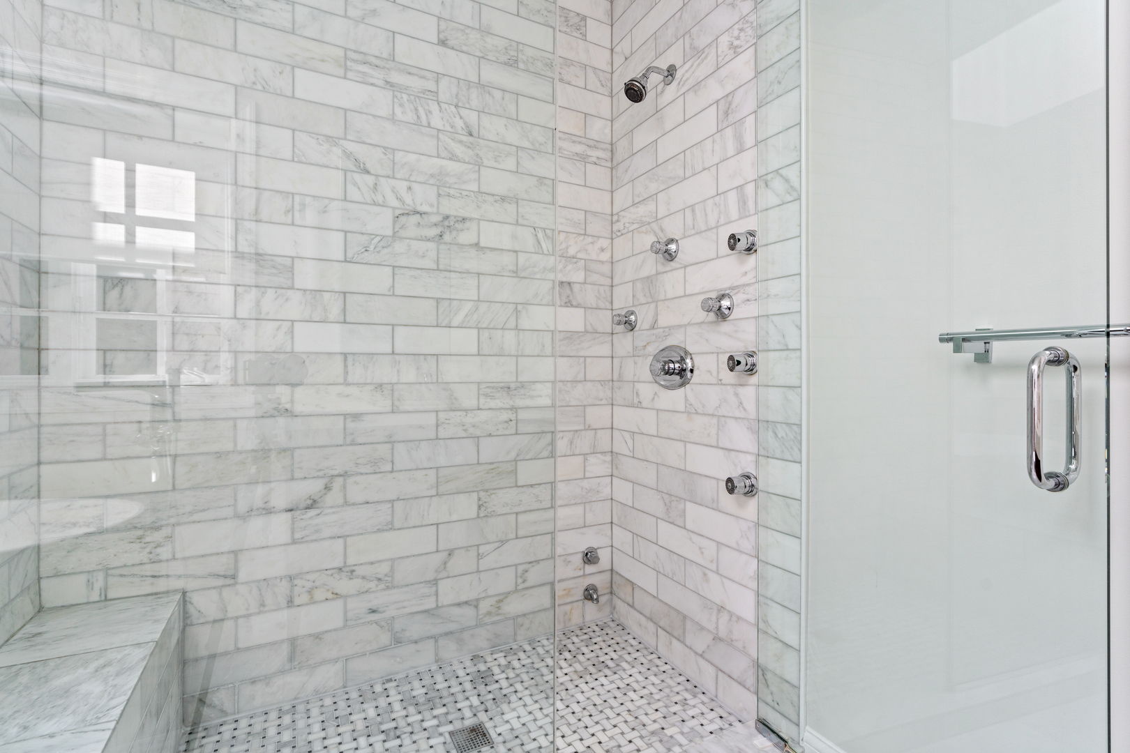 1243 W Nelson Street