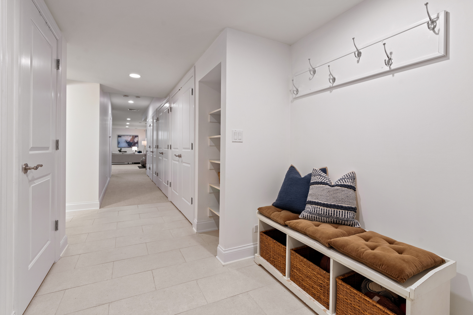 1243 W Nelson Street